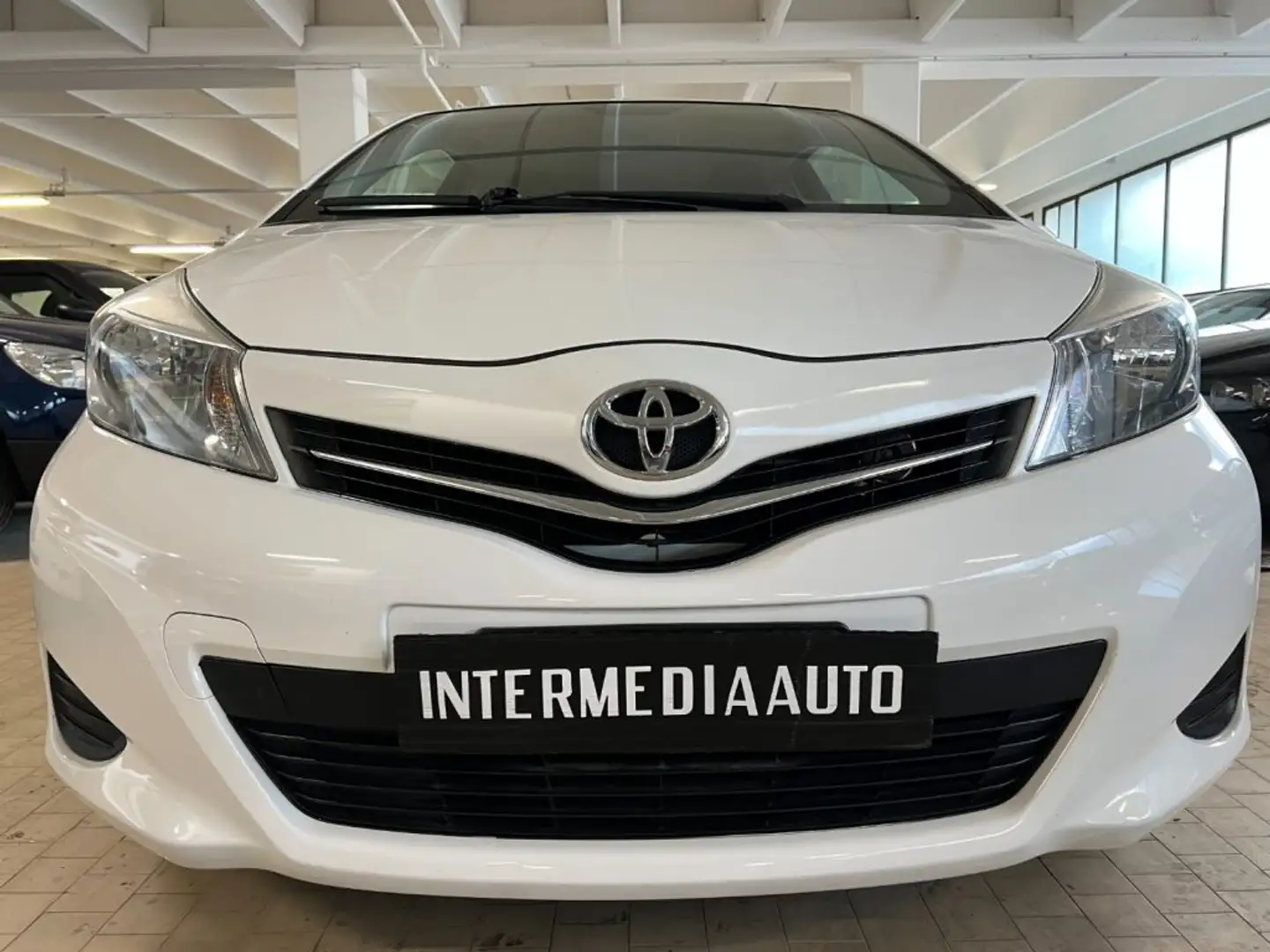 Toyota Yaris Active NEOPATENTATI Bianco - 2