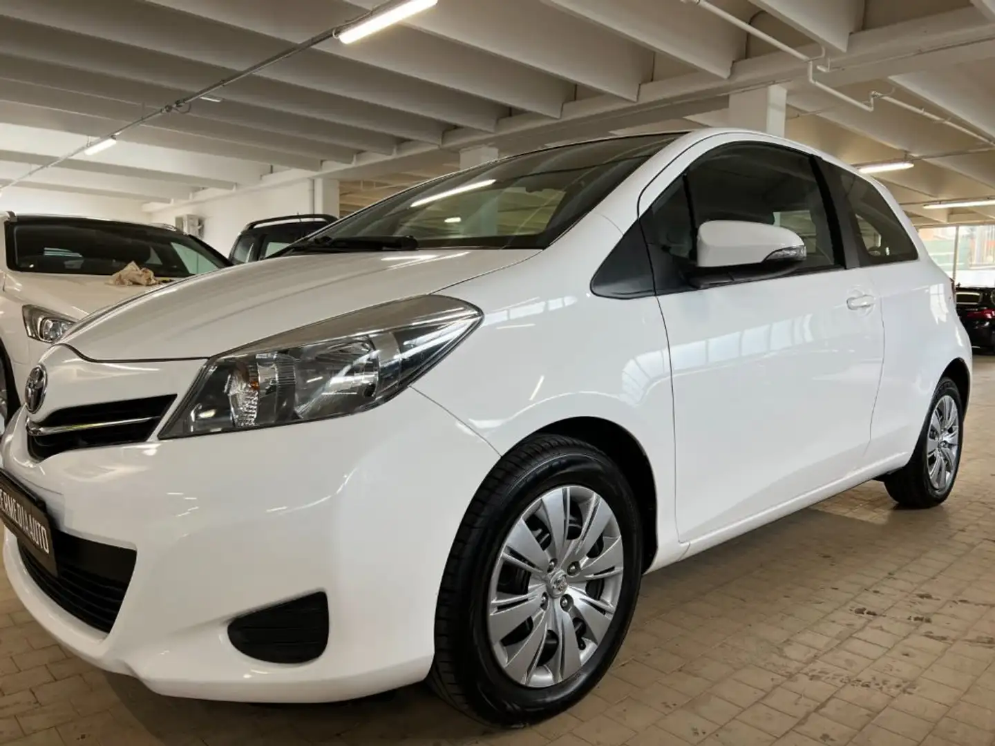 Toyota Yaris Active NEOPATENTATI Bianco - 1