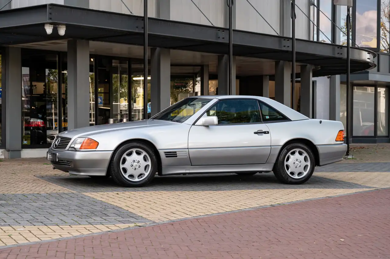Mercedes-Benz SL 300 SL-24, foto 2