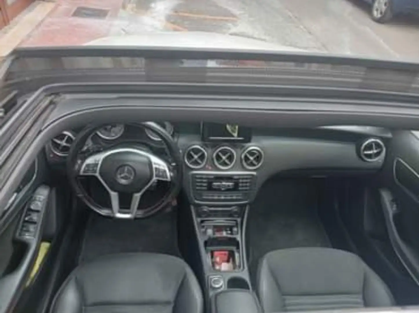 Mercedes-Benz 200 Premium AMG Білий - 2