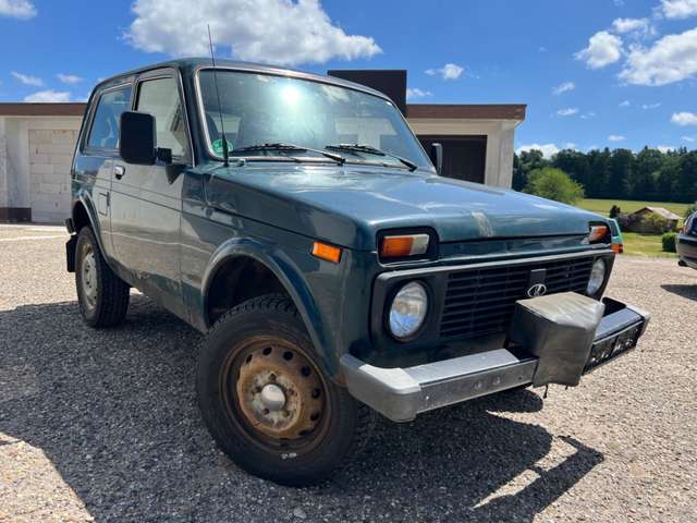Imagine Lada Niva 1.7i Only 4x4 SEILWINDE 41131km TÜV NEU