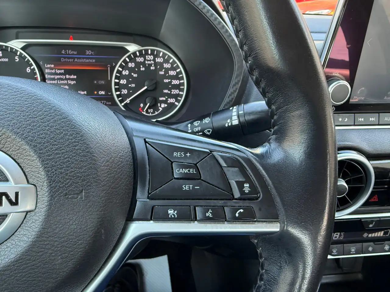 Nissan Sentra снимка Nissan Sentra