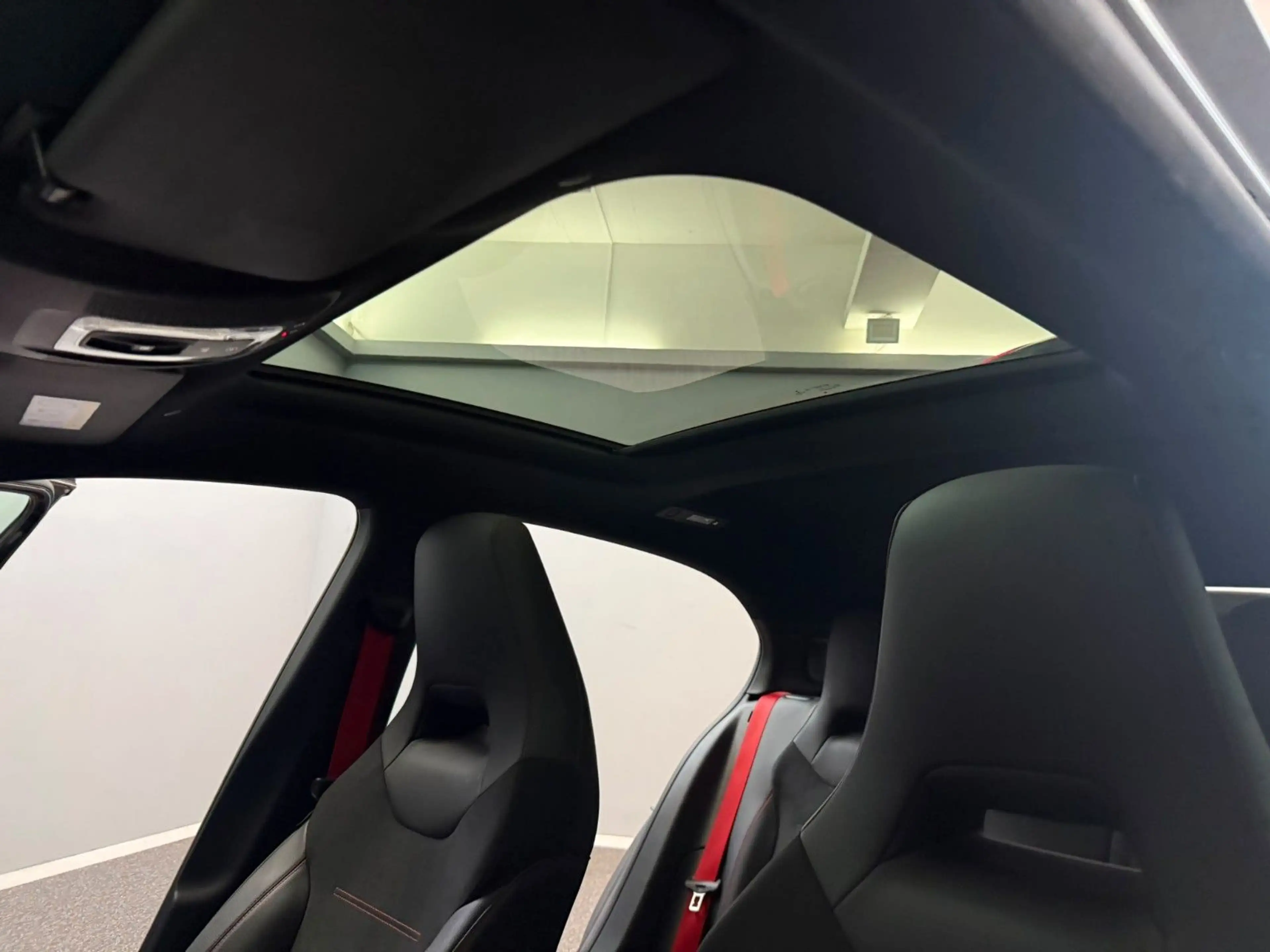 Mercedes-Benz A 35 AMG 4M MEMO*PANO*WIDE*DISTR+*BURM*MBEAM — photo 15