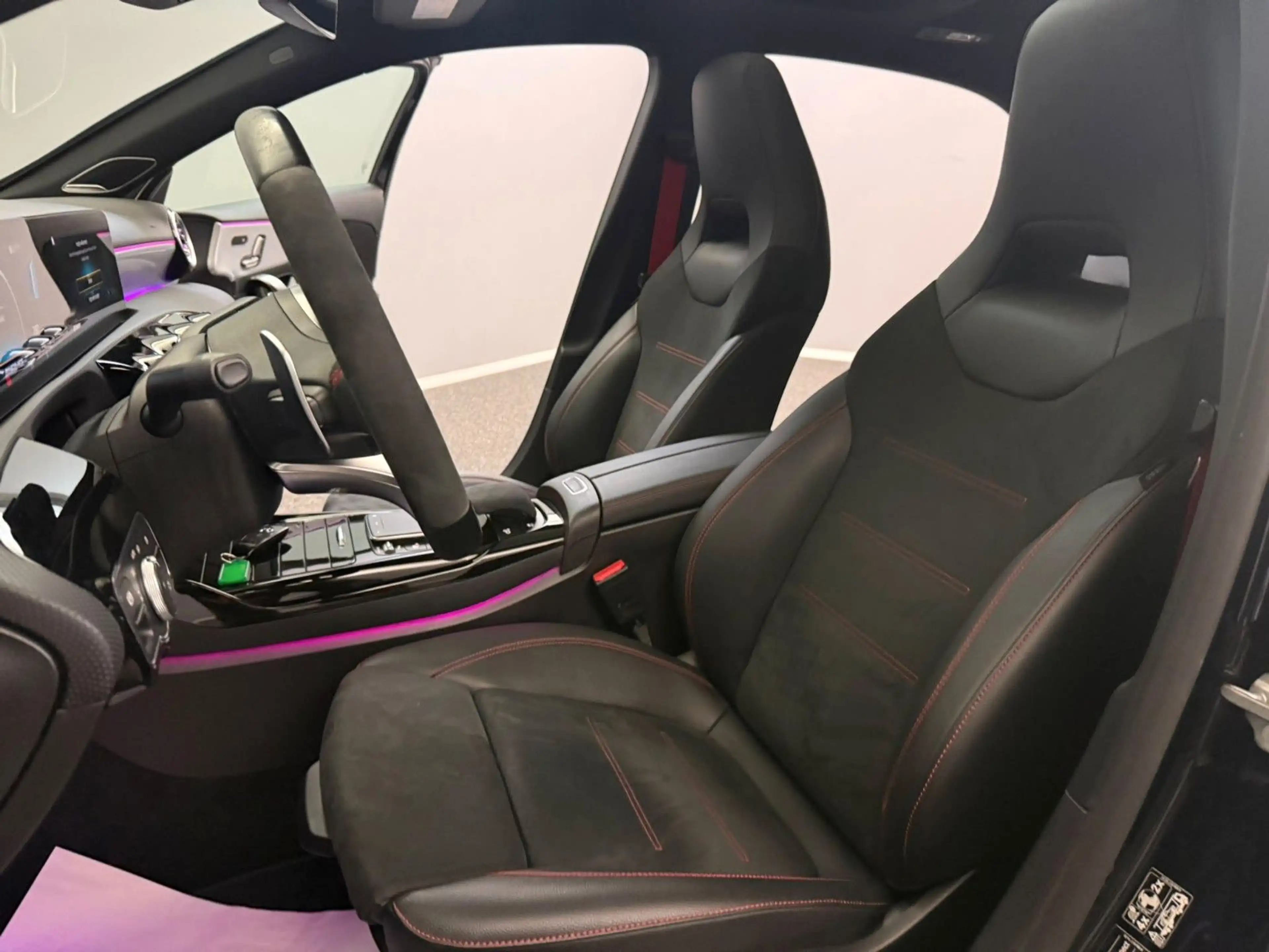 Mercedes-Benz A 35 AMG 4M MEMO*PANO*WIDE*DISTR+*BURM*MBEAM — photo 12
