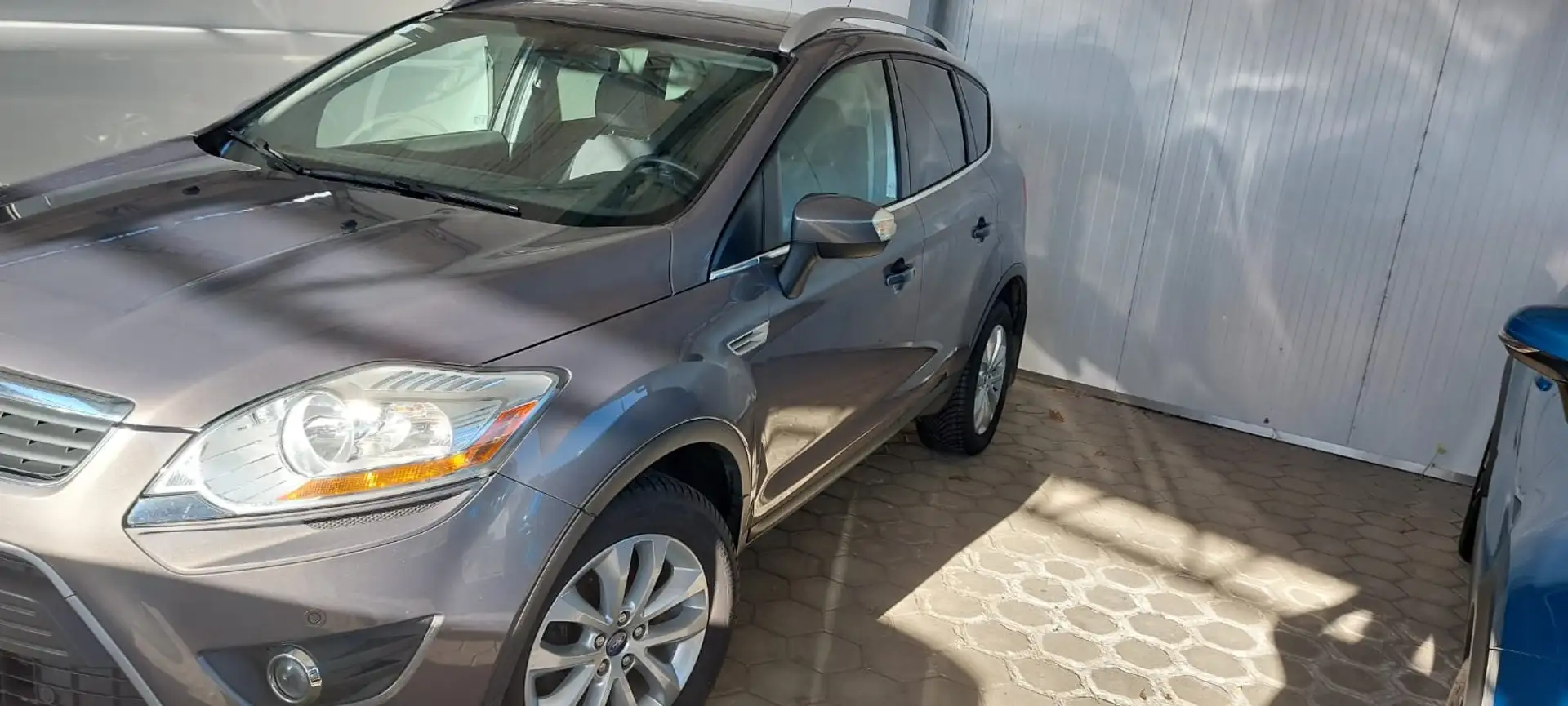 Ford Kuga Kuga 2,0 Titanium 4x4 TDCI DPF Titanium Grau - 1
