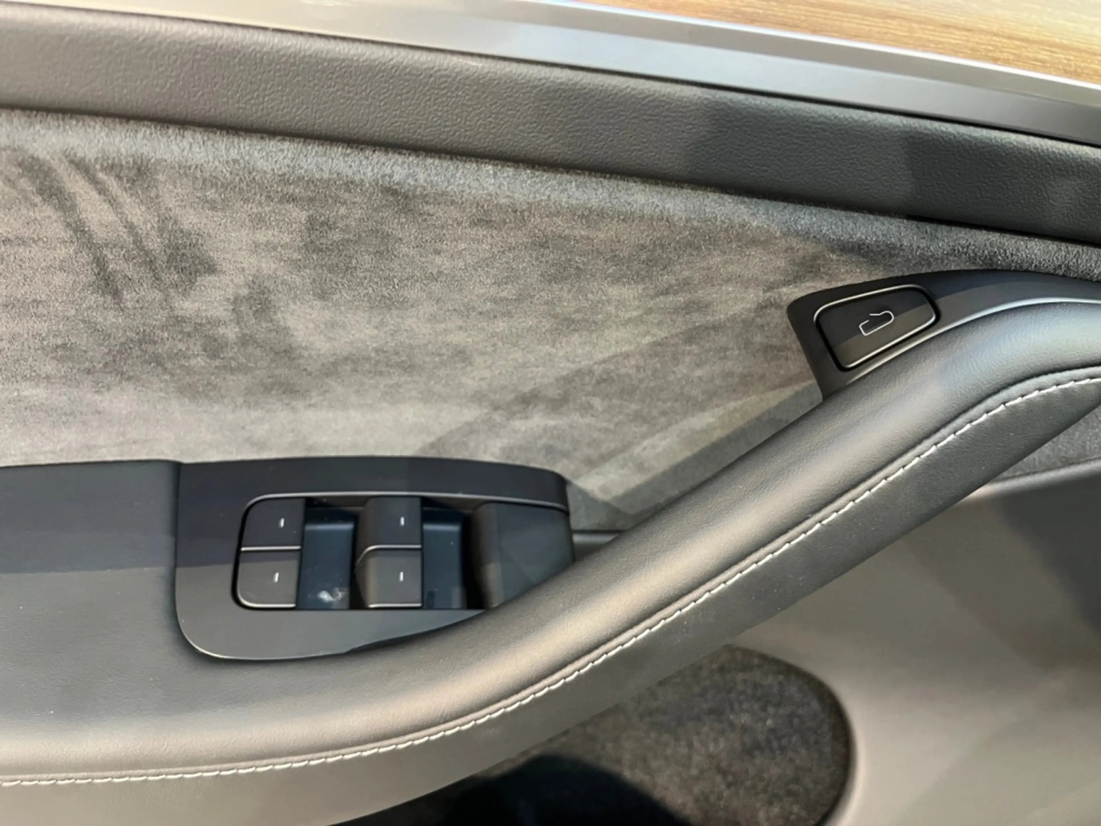 Tesla Model Y Long Range Dual AWD Fahrassist+AHK+Pano — photo 12