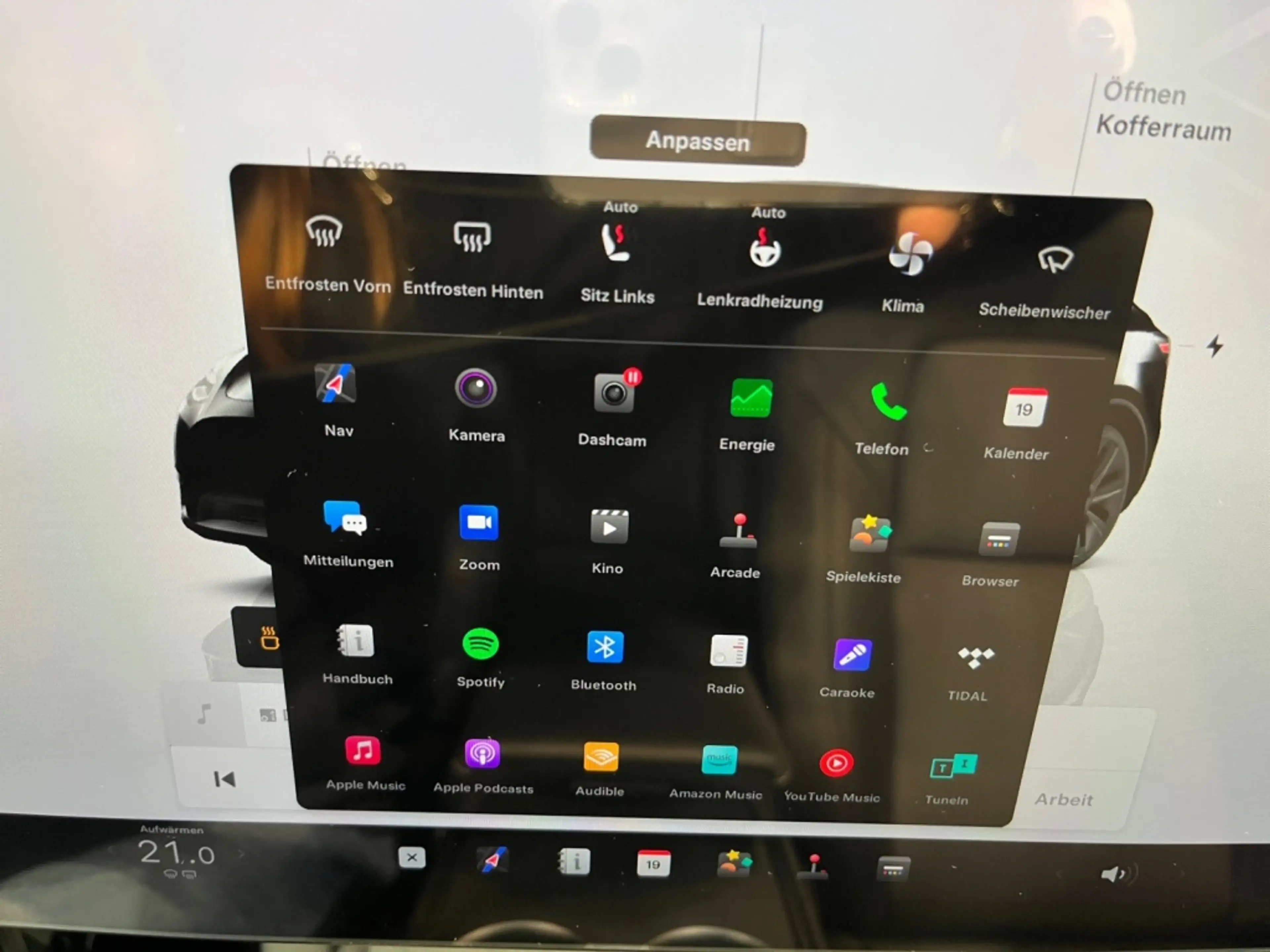 Tesla Model Y Long Range Dual AWD Fahrassist+AHK+Pano — photo 13