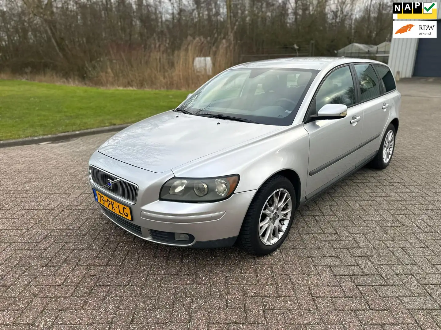 Volvo V50 1.8 Elan/APK TOT 02-08-2025 Grijs - 1
