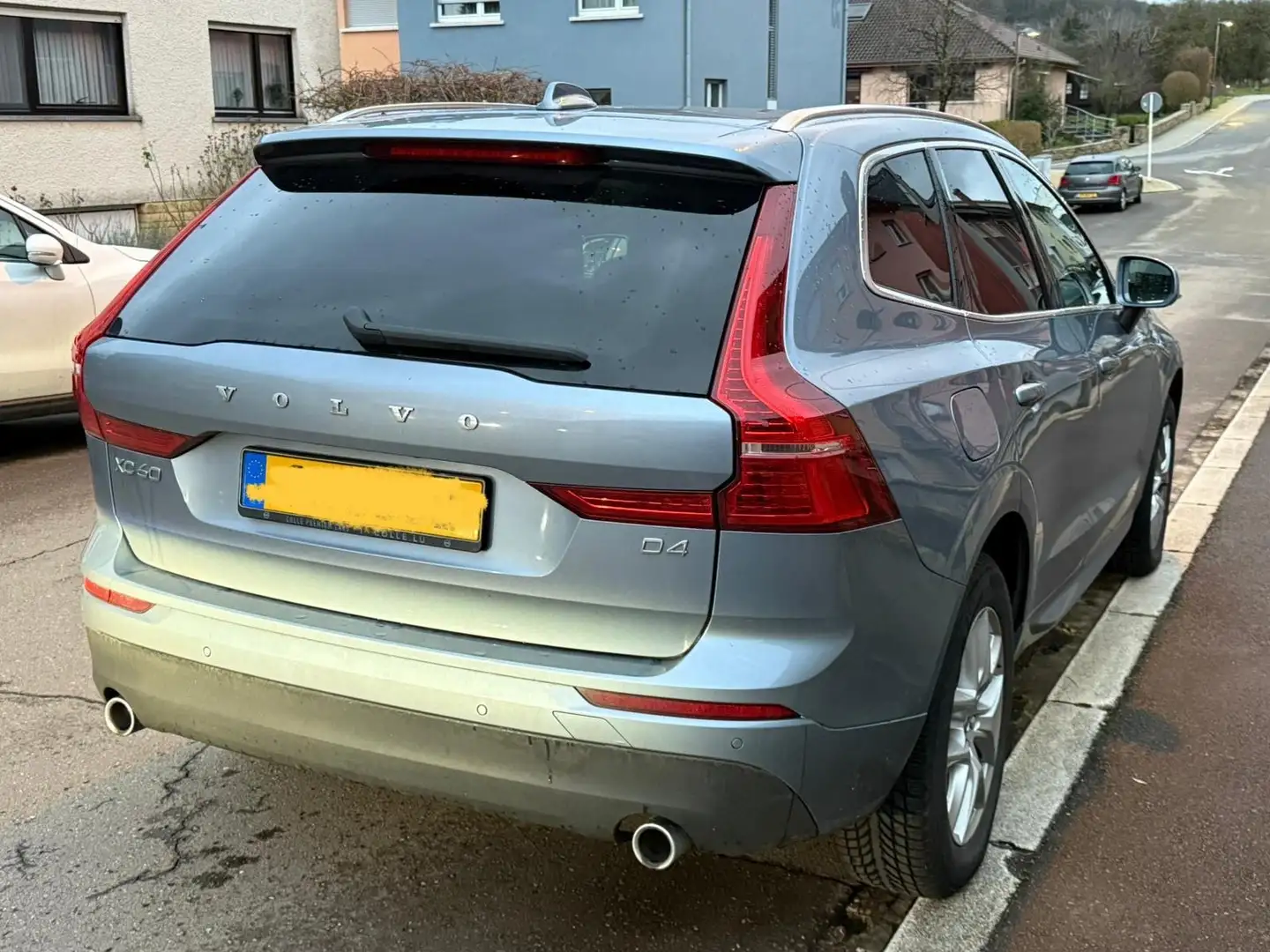 Volvo XC60 XC60 D4 Geartronic Momentum Pro Bleu - 1