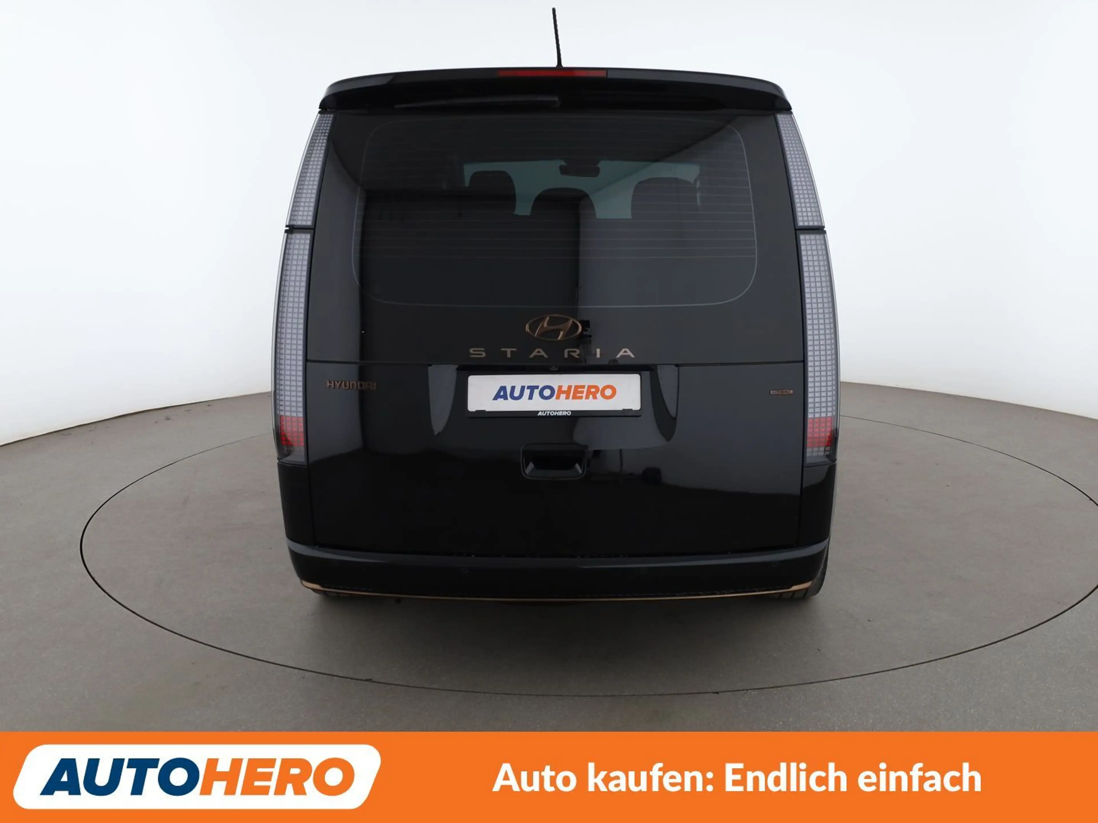 Hyundai STARIA 2.2 CRDi Signature 4WD Aut.*NAVI*ACC*CAM*PDC* — photo 5
