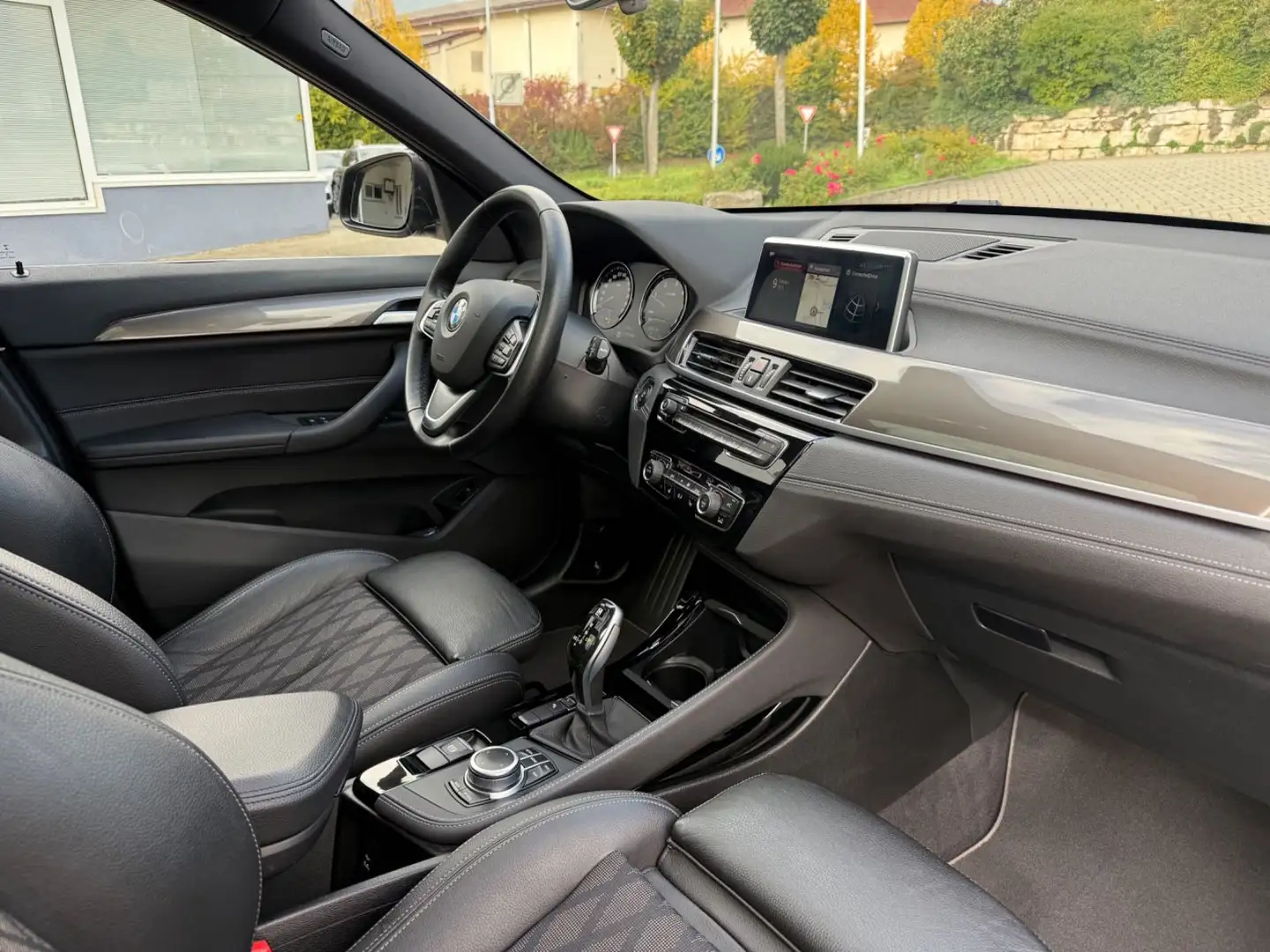 BMW X1 sDrive 20 d xLine Business LED Pano PDC 19" Noir - 2