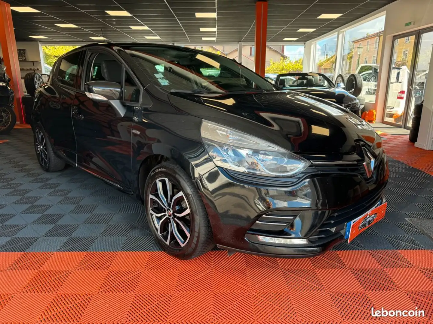 Renault Clio IV phase II Pack LIMITED 1.5 DCI ECO2 90 cv Garantie 12 mois Noir - 1