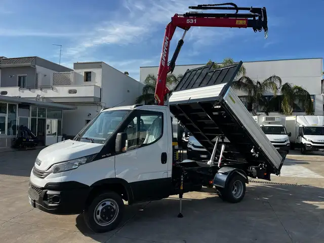 Iveco A58 35C15 RIBALTABILE TRILATERLAE + GRU GERRARI