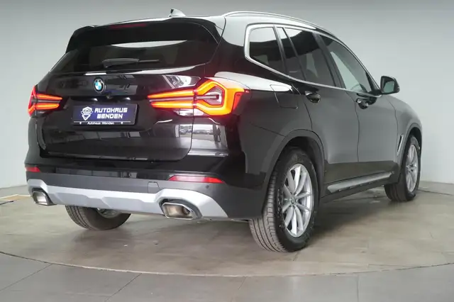 BMW X3 view 4