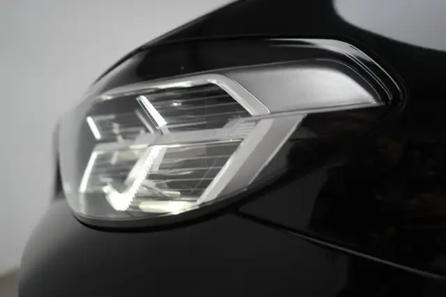 BMW X3 view 11