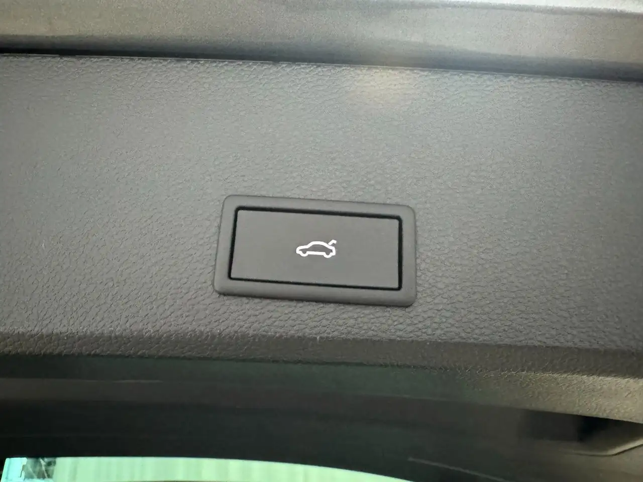 SEAT Ateca FR 2.0 DSG Black Ed.*AHK*Pano*360Grad 28