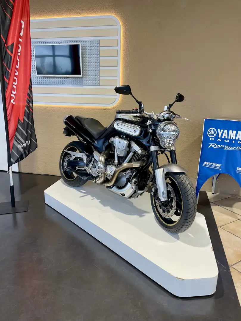 Yamaha MT-01 Gris - 1