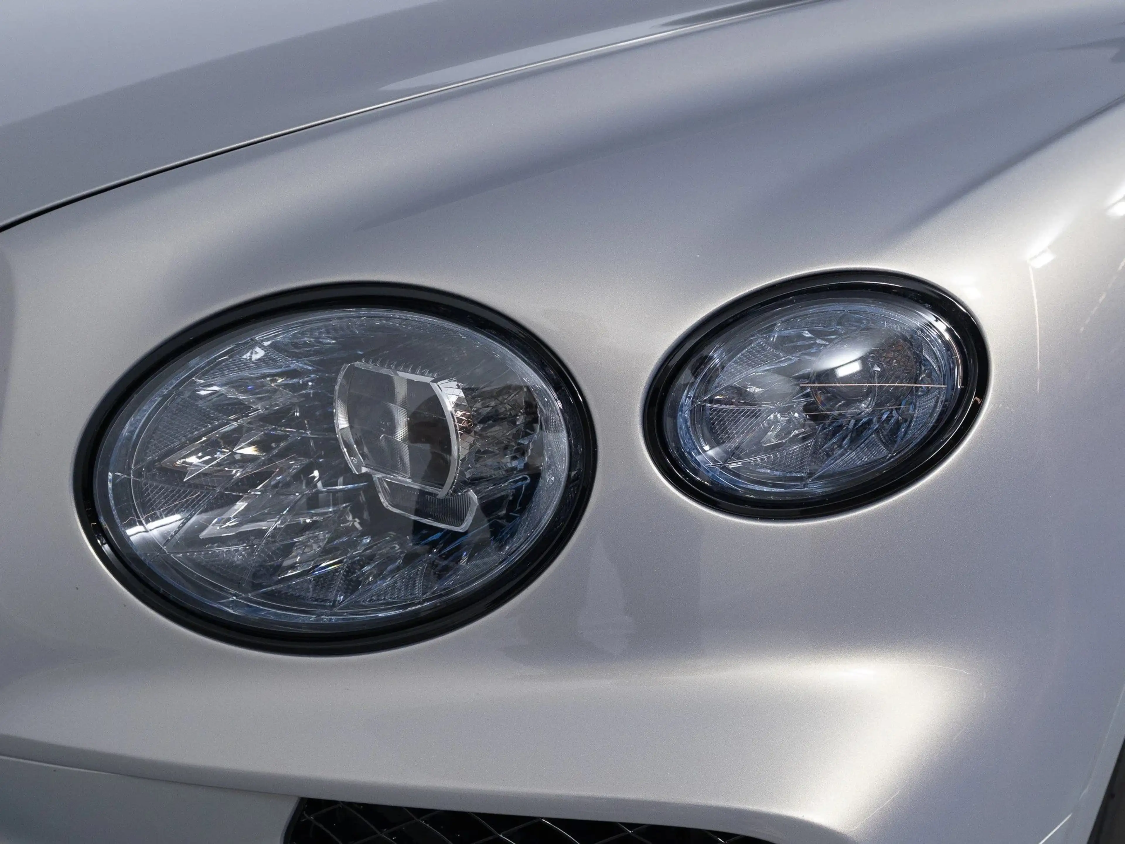 Bentley Bentayga Speed *ExtremeSilver* — photo 13