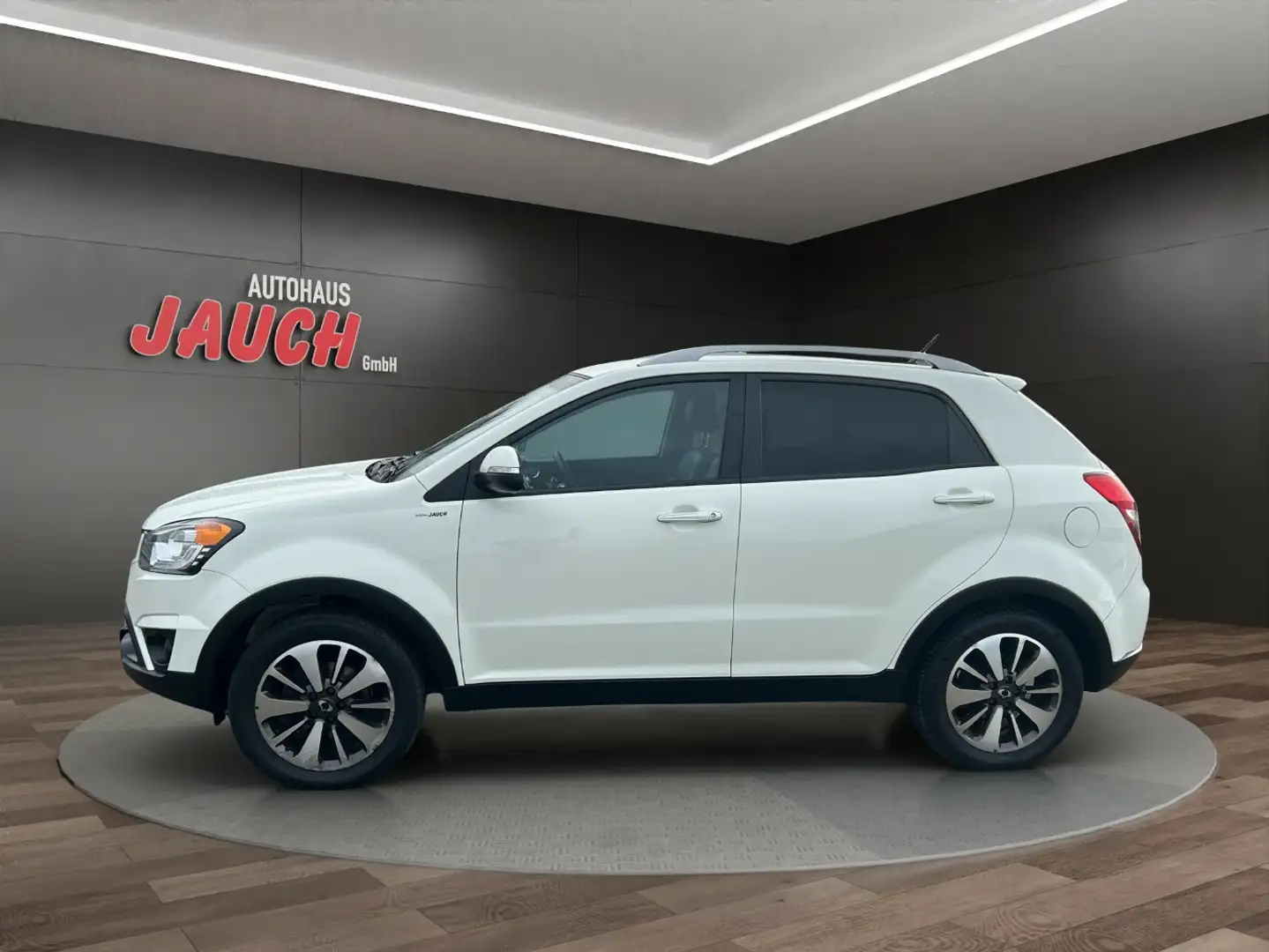 SsangYong Korando Sapphire 2,0 Weiß - 2