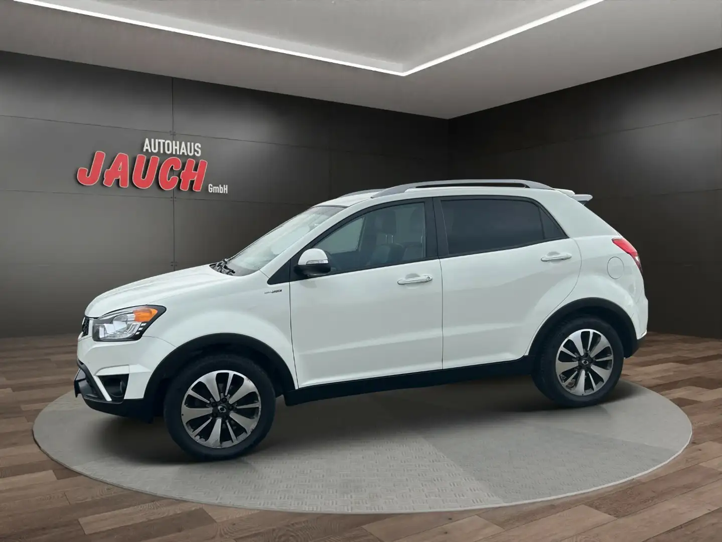 SsangYong Korando Sapphire 2,0 Weiß - 1