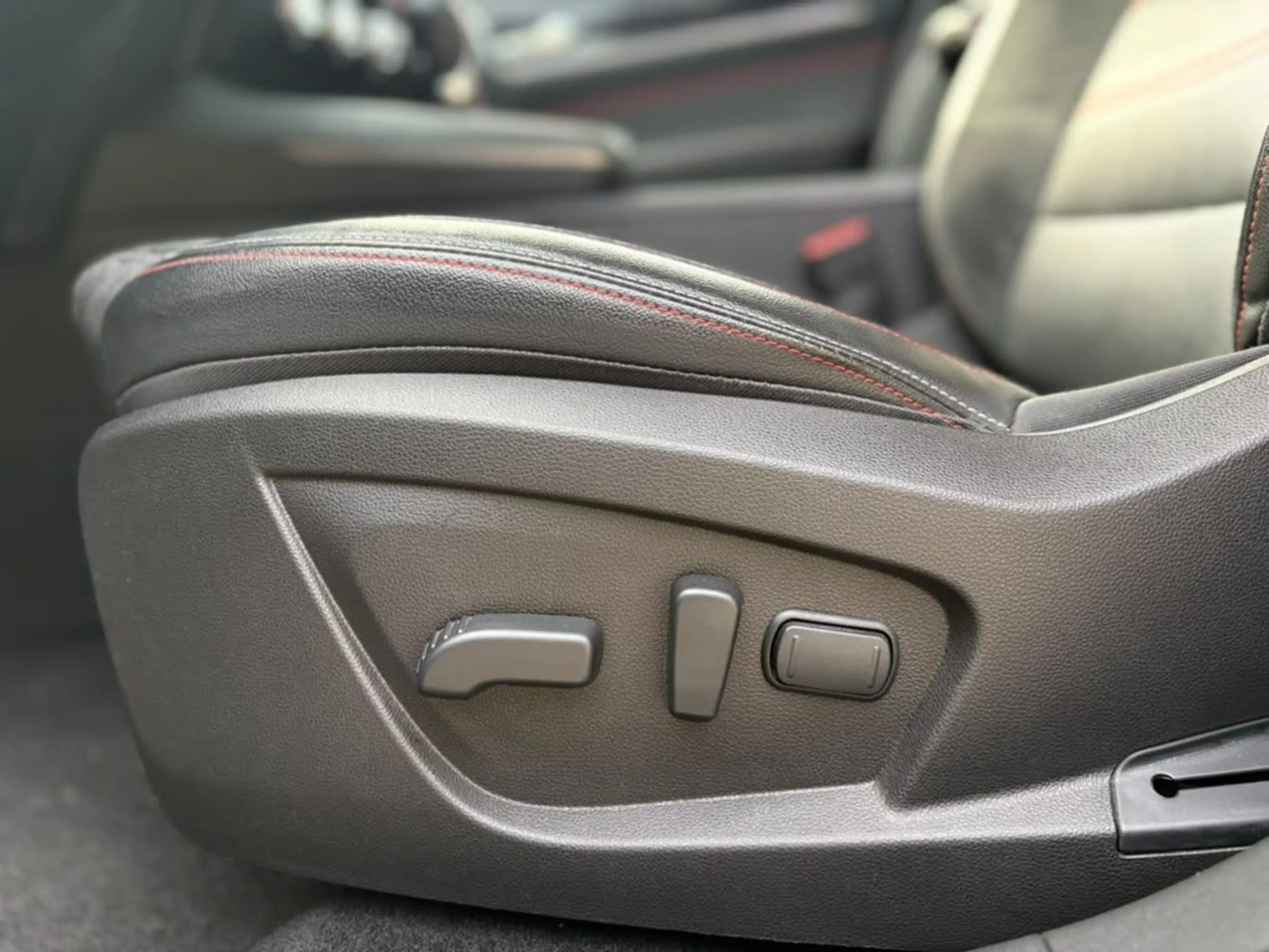 Renault Arkana TCe Mild Hybrid 160 EDC R.S. LINE — photo 6