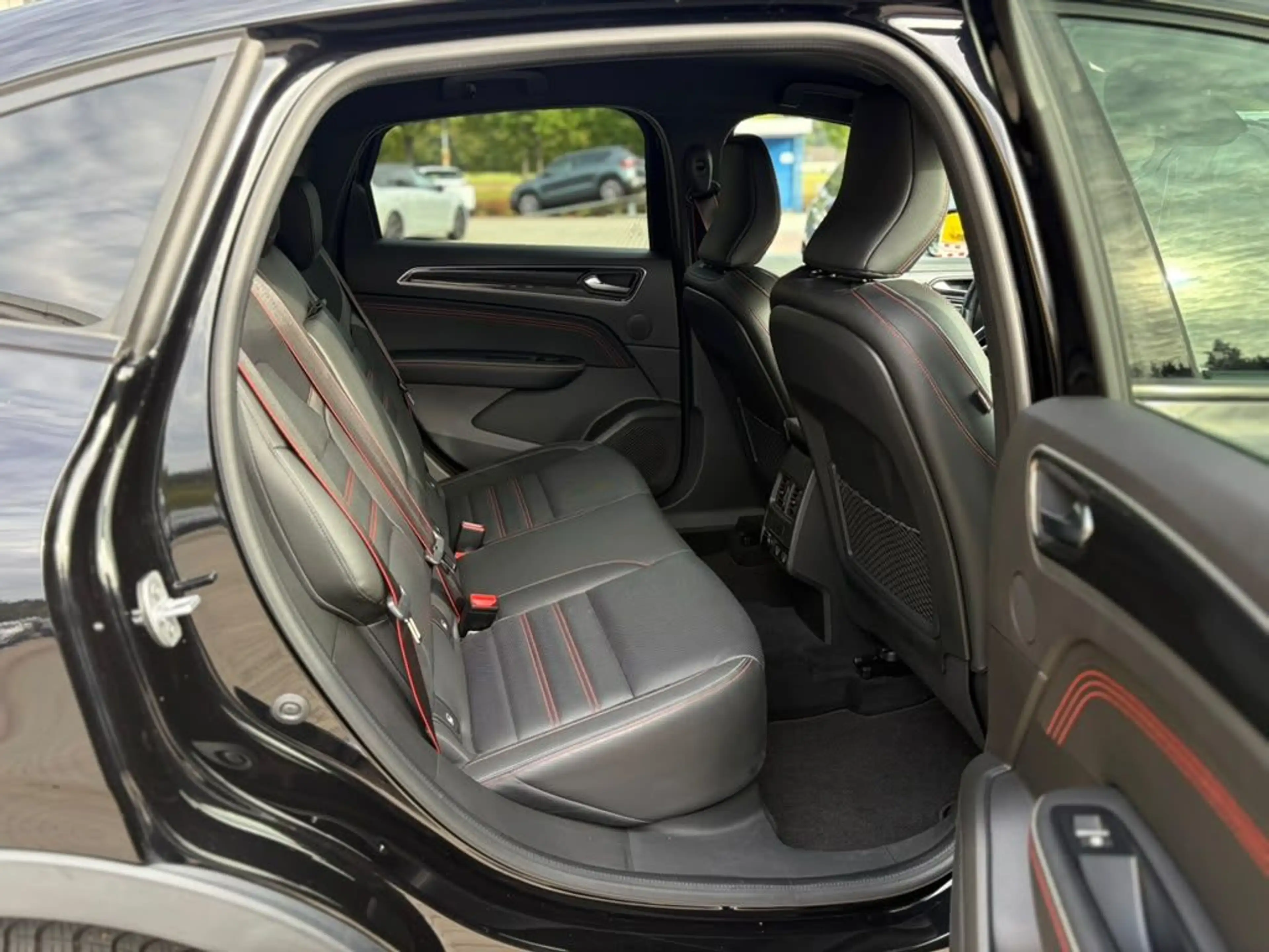 Renault Arkana TCe Mild Hybrid 160 EDC R.S. LINE — photo 9