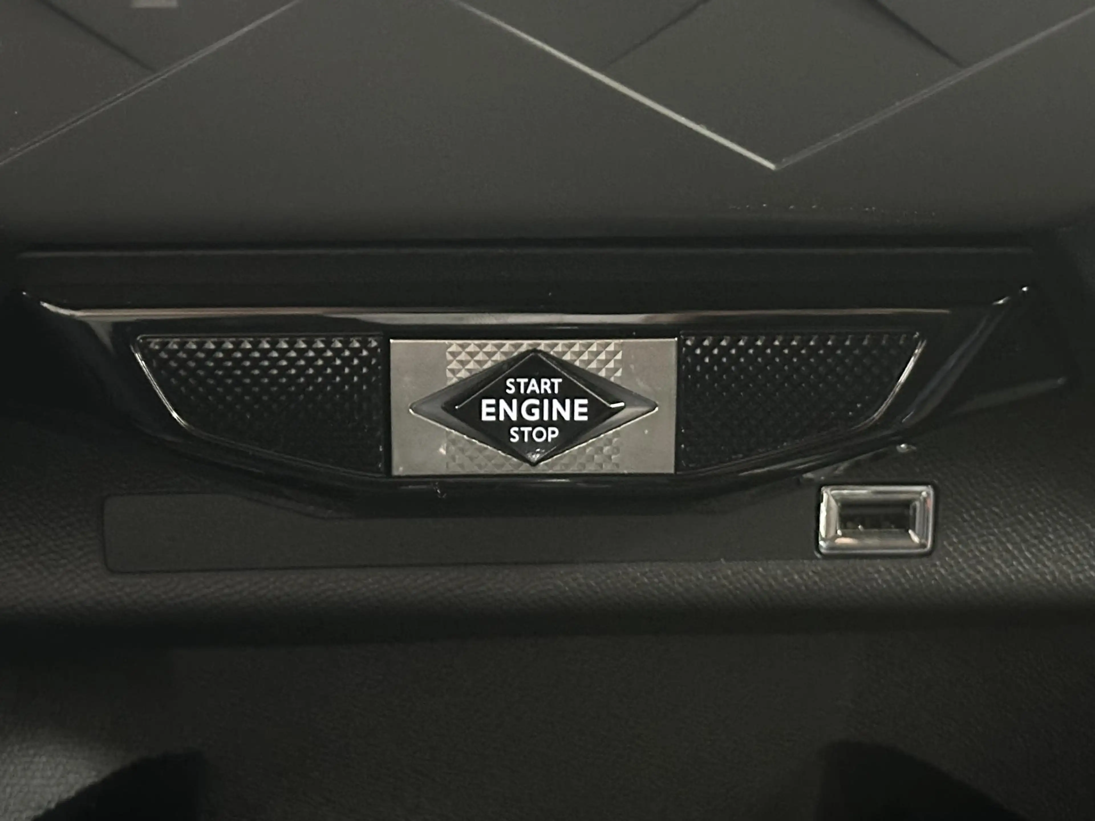 DS Automobiles DS 3 Crossback 1.2 PureTech Performance Line+ ADAPTIVE CRUISECONT — photo 13