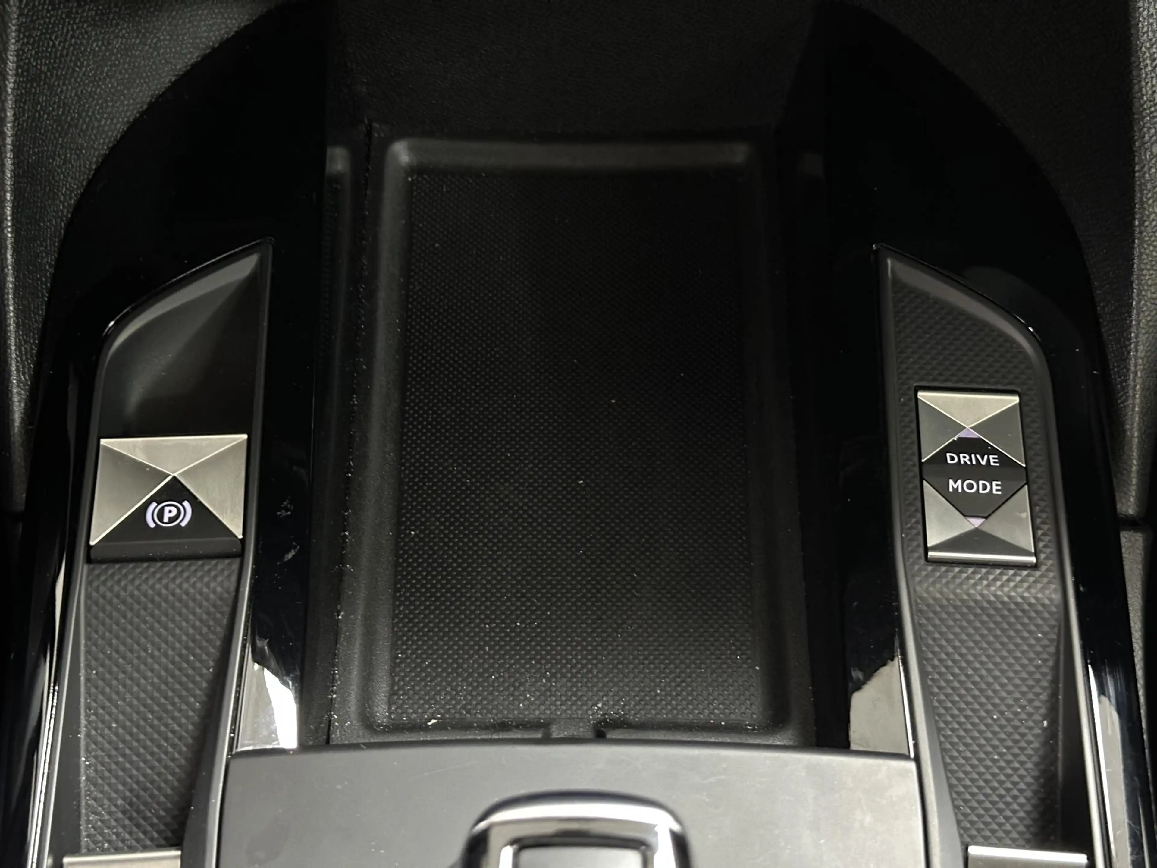 DS Automobiles DS 3 Crossback 1.2 PureTech Performance Line+ ADAPTIVE CRUISECONT — photo 14