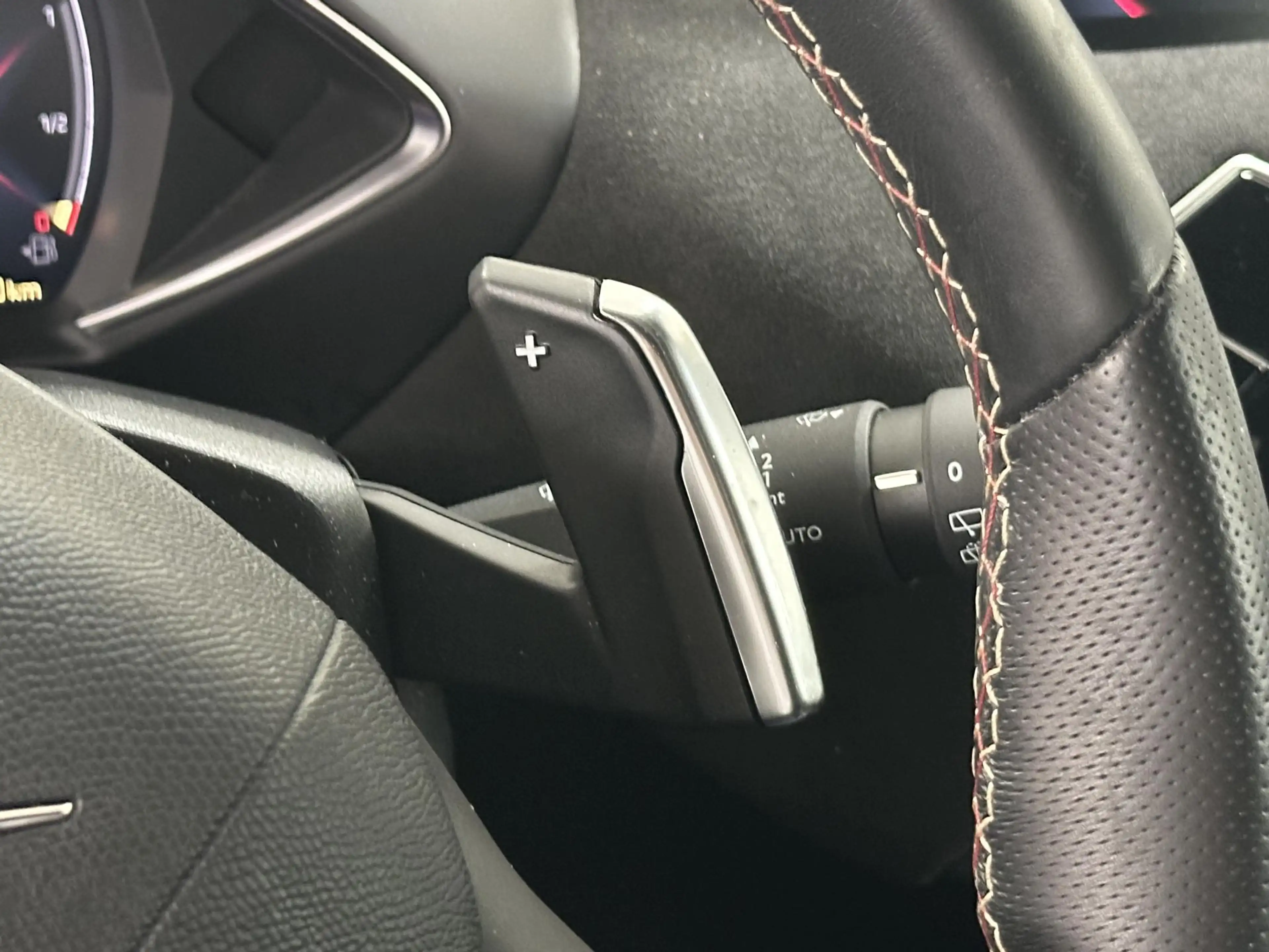 DS Automobiles DS 3 Crossback 1.2 PureTech Performance Line+ ADAPTIVE CRUISECONT — photo 24