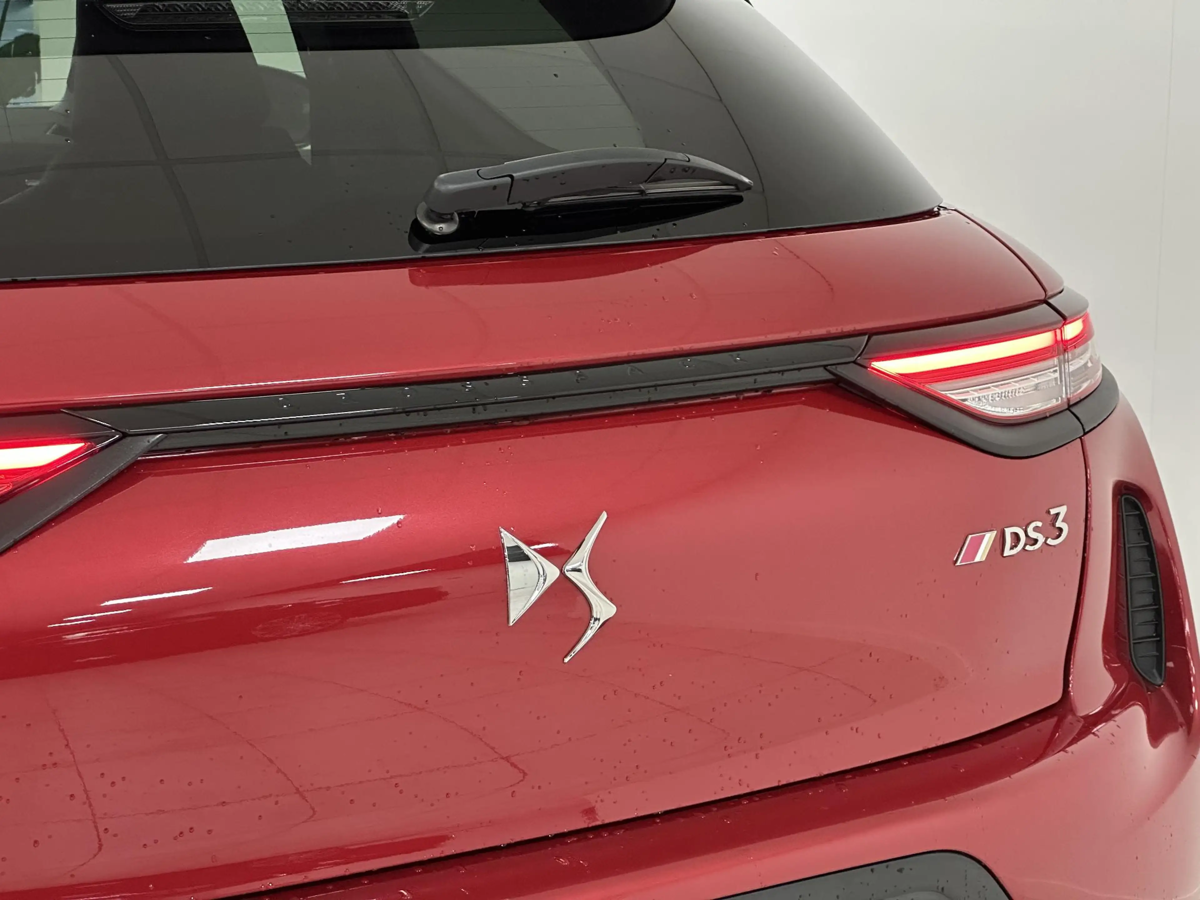 DS Automobiles DS 3 Crossback 1.2 PureTech Performance Line+ ADAPTIVE CRUISECONT — photo 34