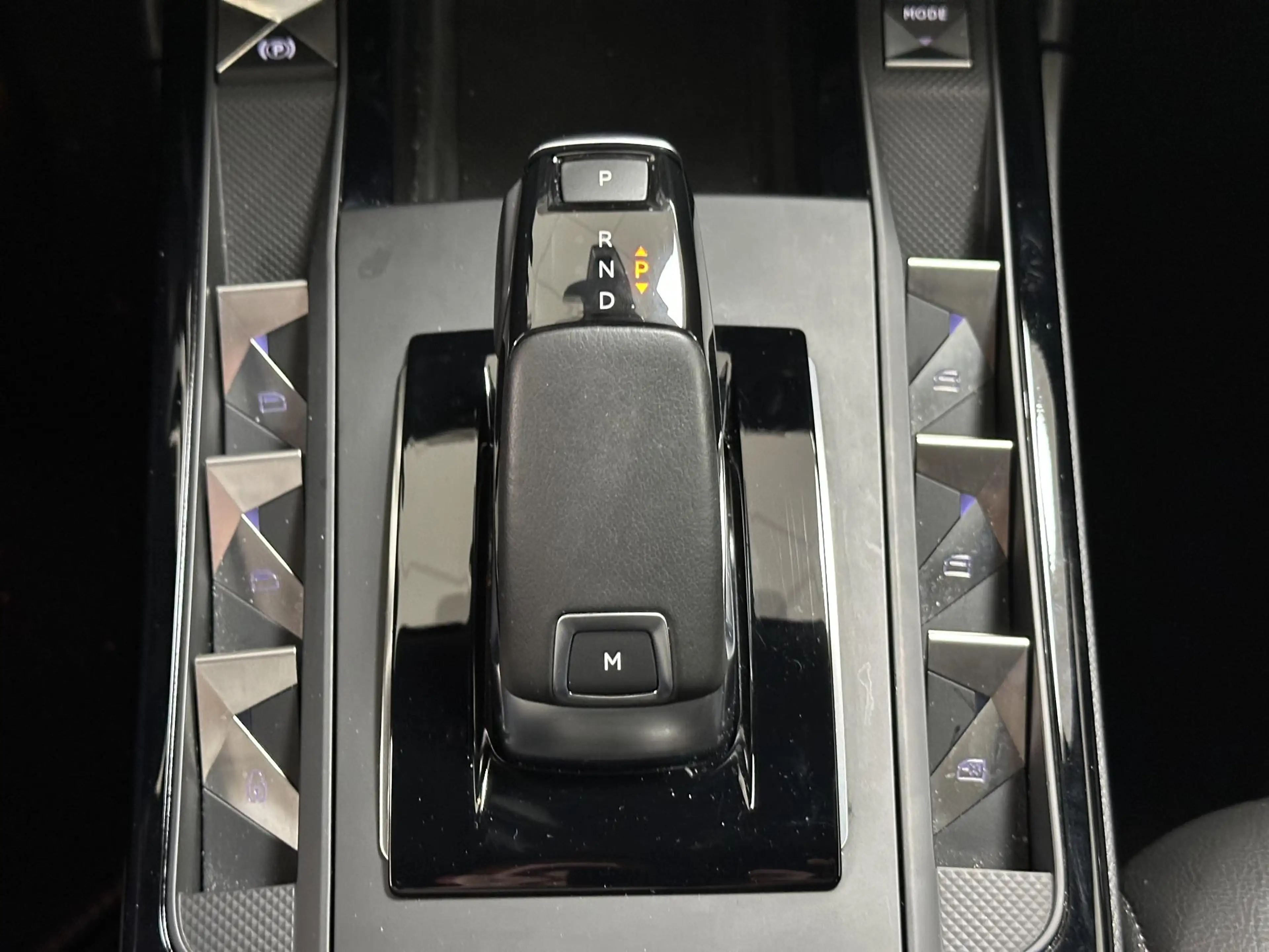 DS Automobiles DS 3 Crossback 1.2 PureTech Performance Line+ ADAPTIVE CRUISECONT — photo 15
