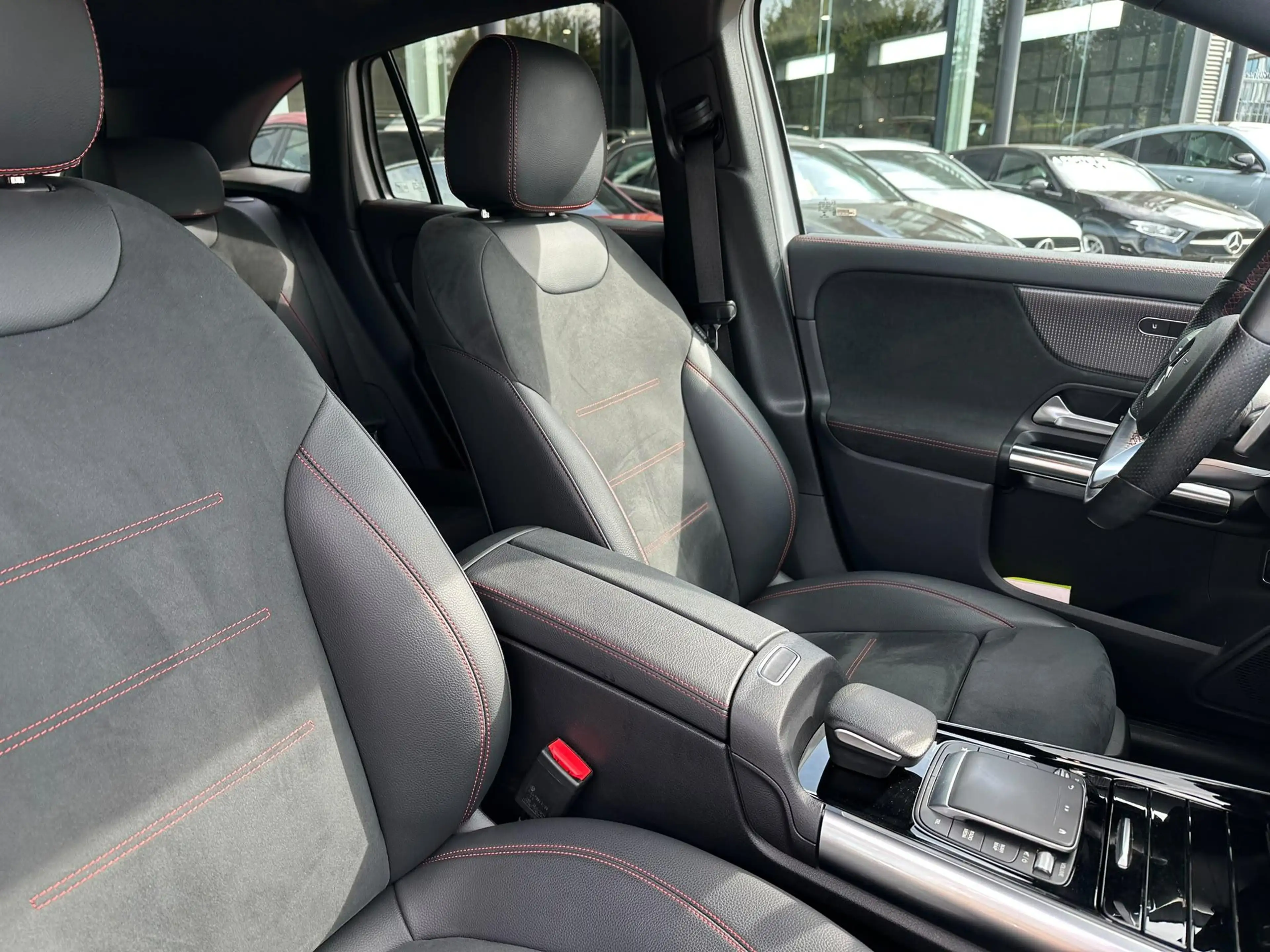 Mercedes-Benz EQA 250 EQA AMG Line — photo 14