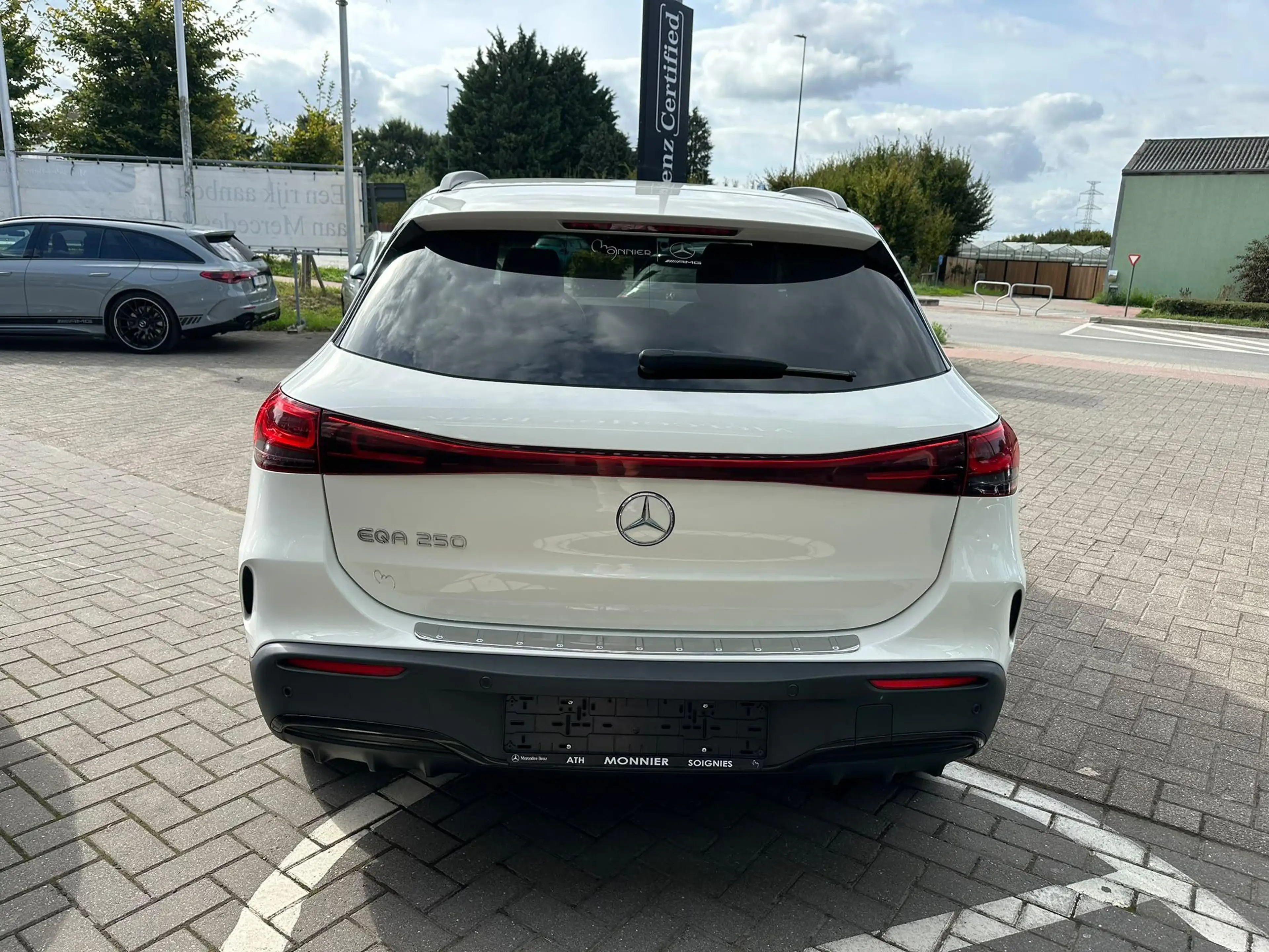 Mercedes-Benz EQA 250 EQA AMG Line — photo 4