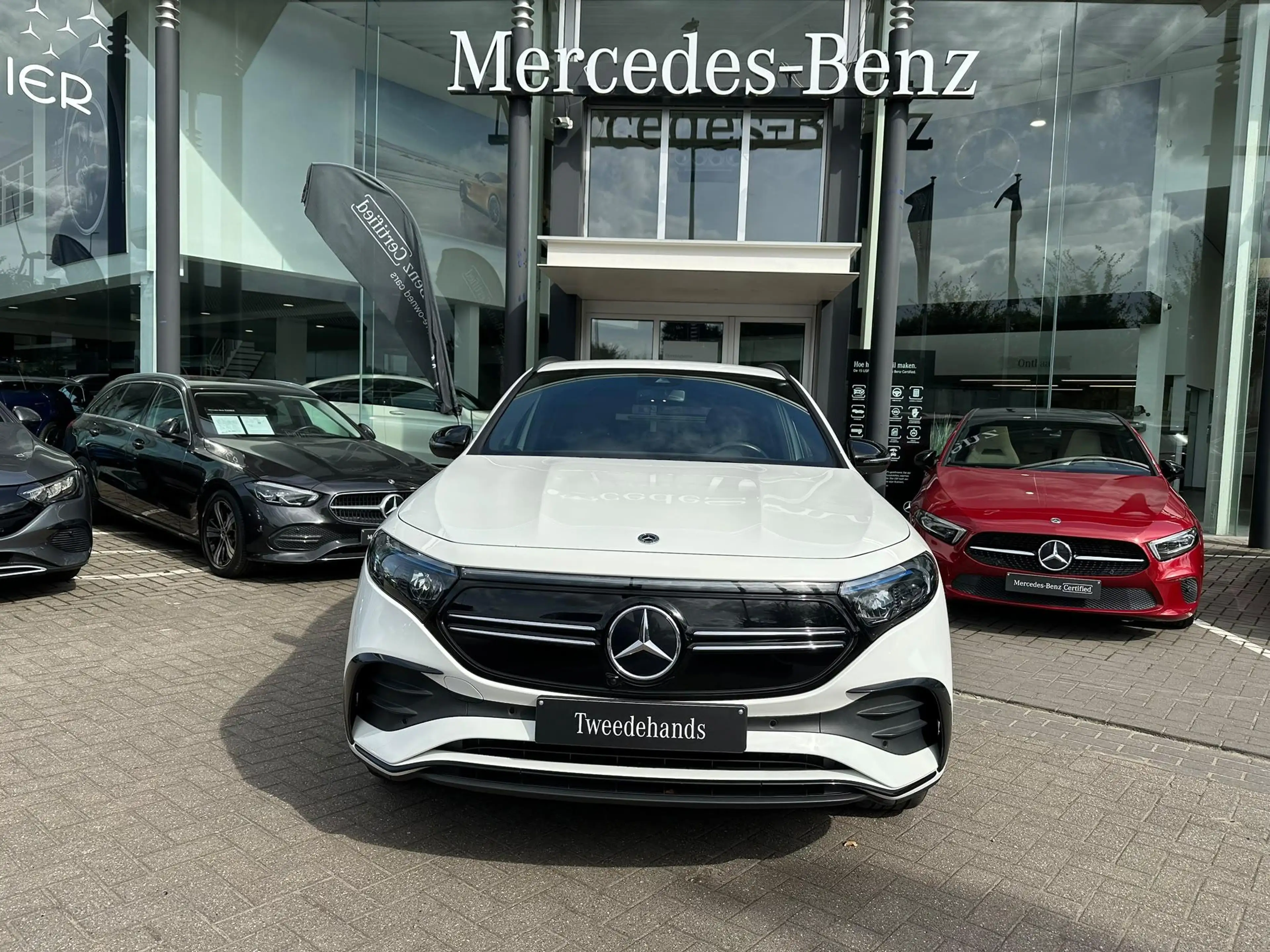 Mercedes-Benz EQA 250 EQA AMG Line — photo 8