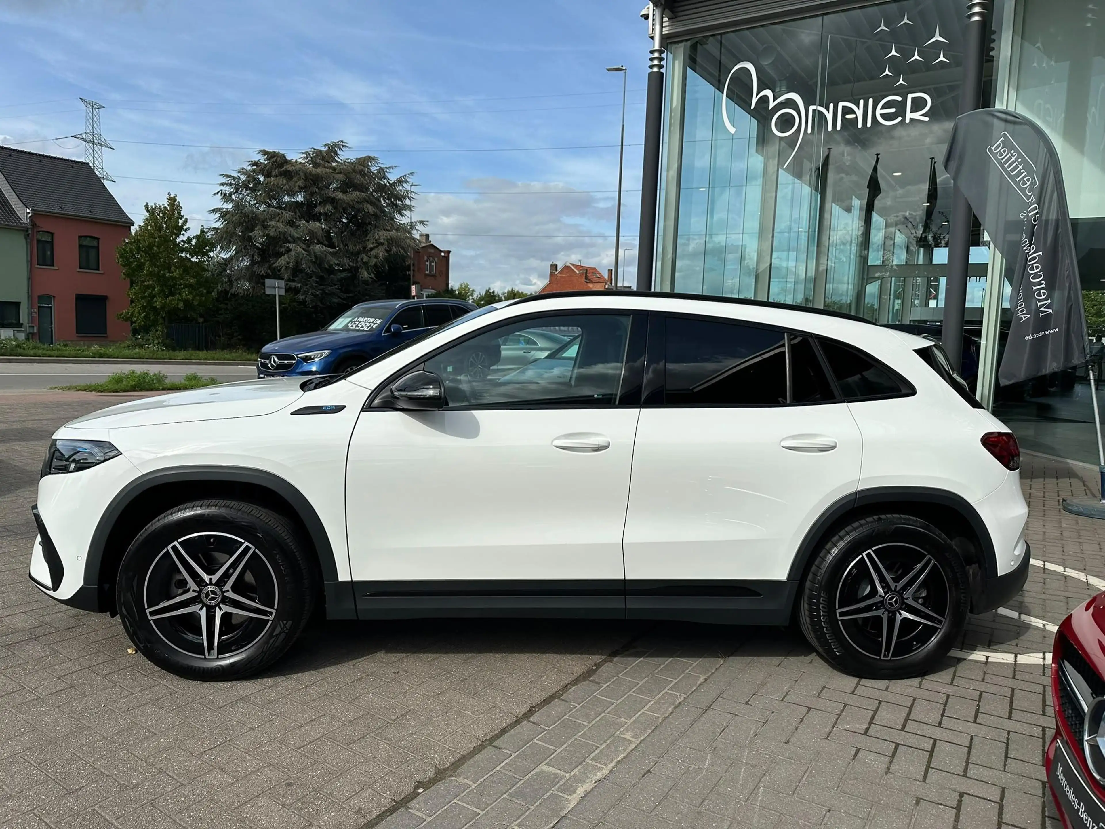 Mercedes-Benz EQA 250 EQA AMG Line — photo 2