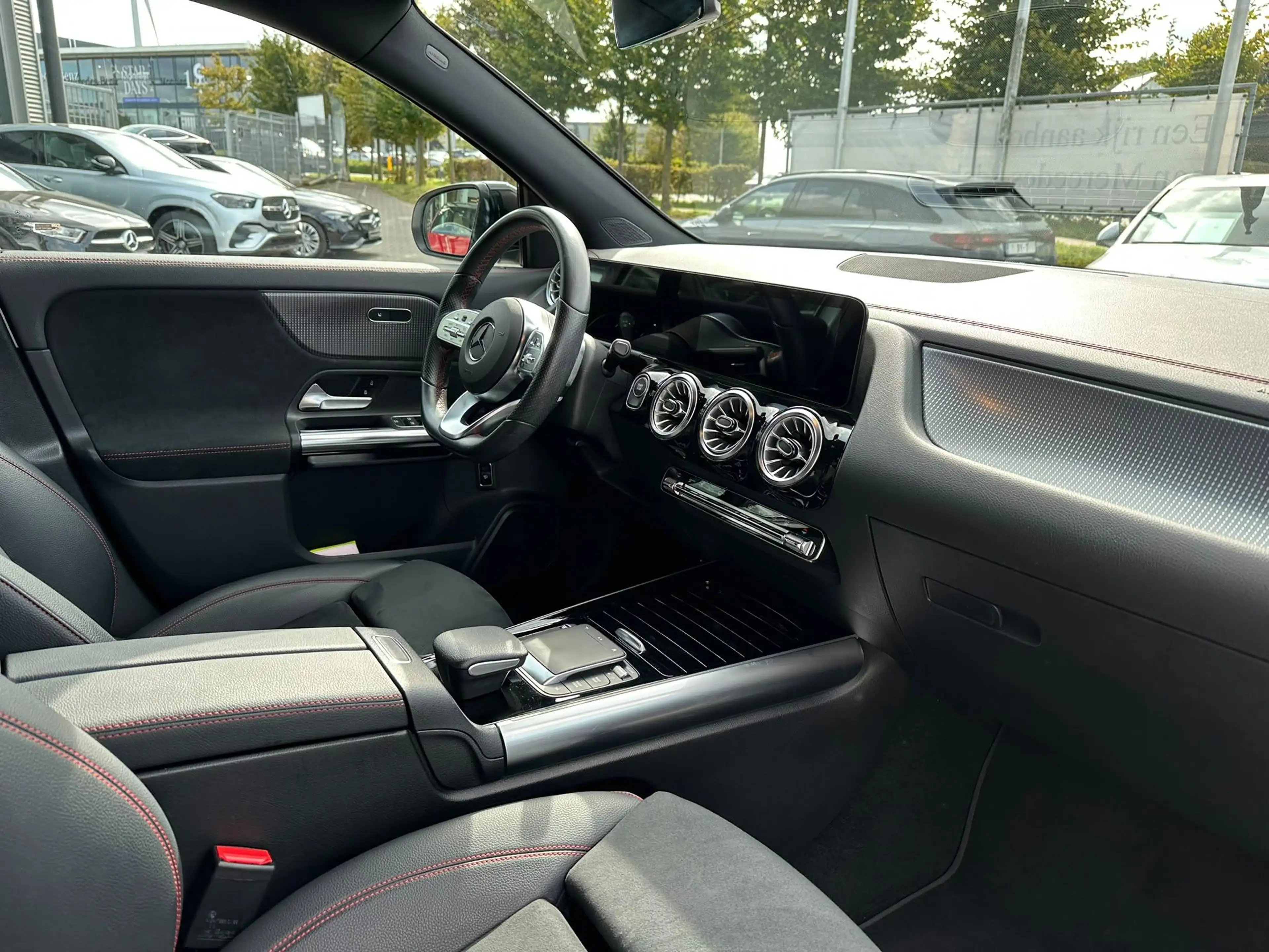 Mercedes-Benz EQA 250 EQA AMG Line — photo 13