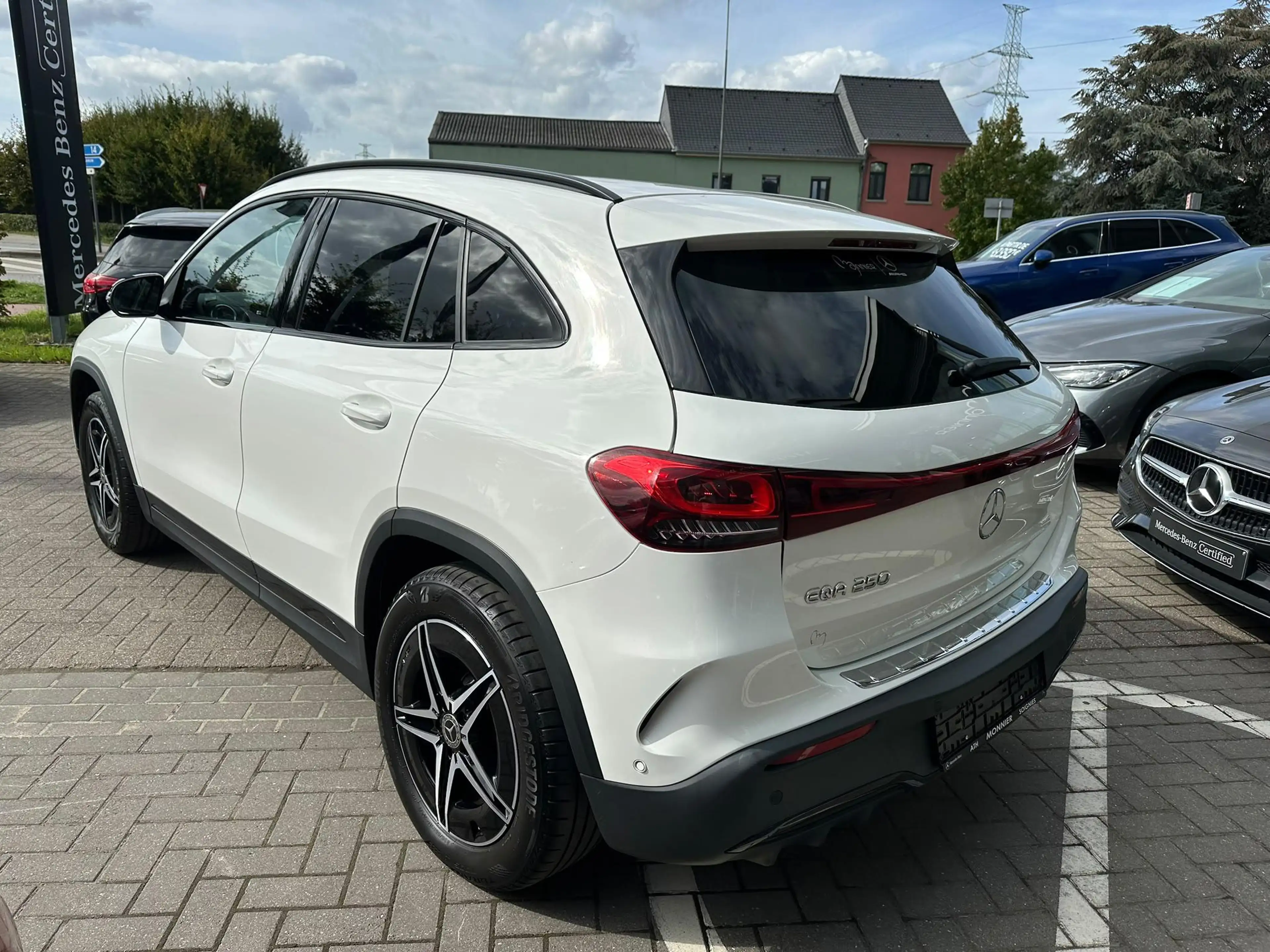 Mercedes-Benz EQA 250 EQA AMG Line — photo 3