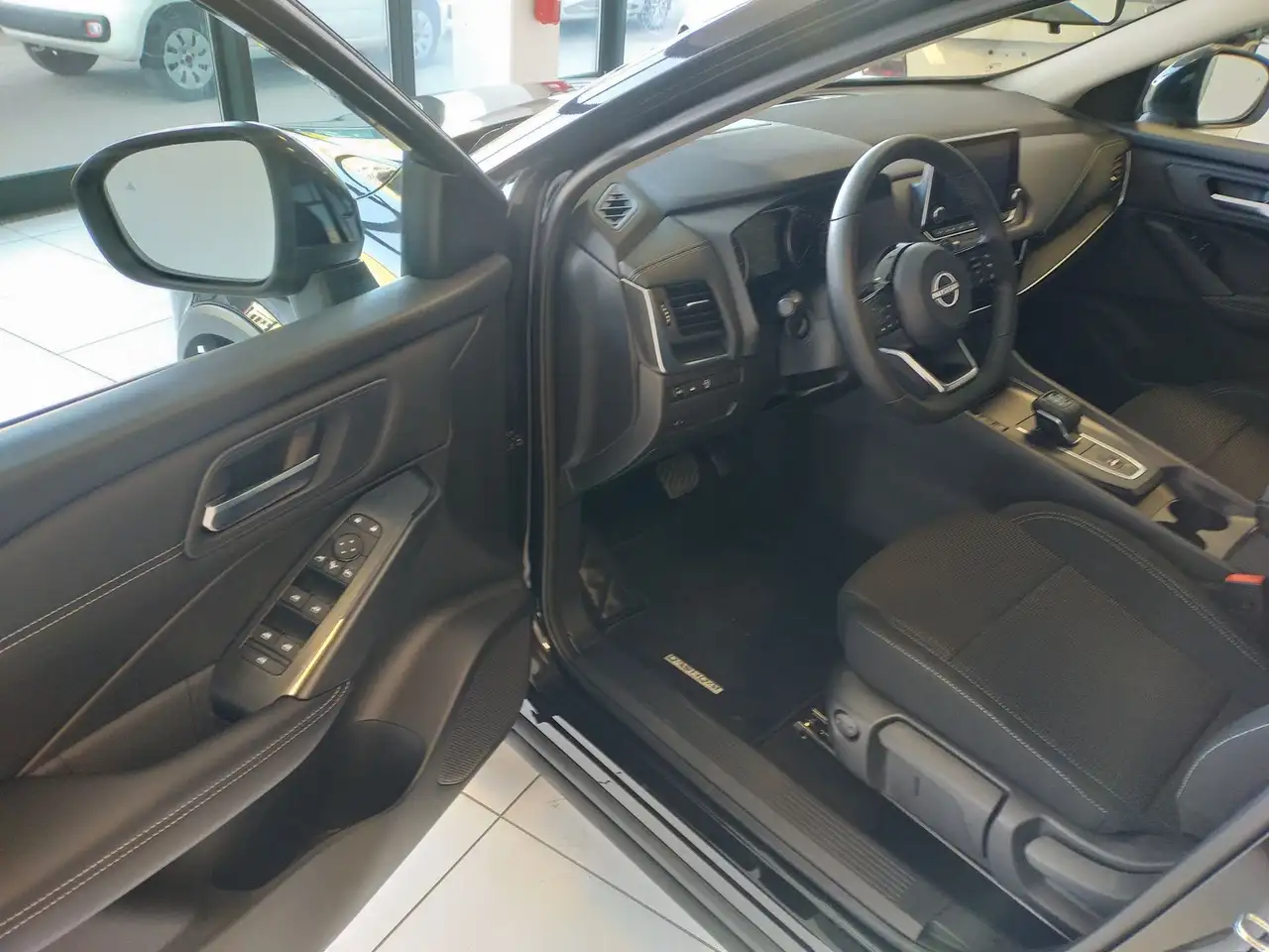 Nissan Qashqai 1.3 MHEV 158 Business Xtronic N1 Autocarro KM0 10