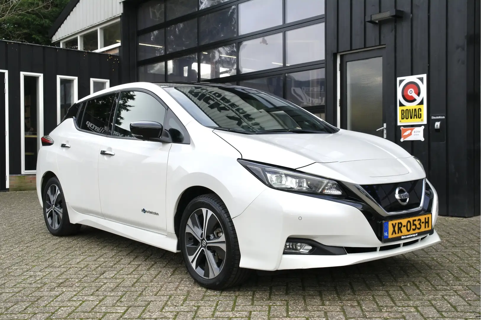 Nissan Leaf Tekna 40 kWh | Leder | Camera | NL-Auto | 360 Blanco - 1