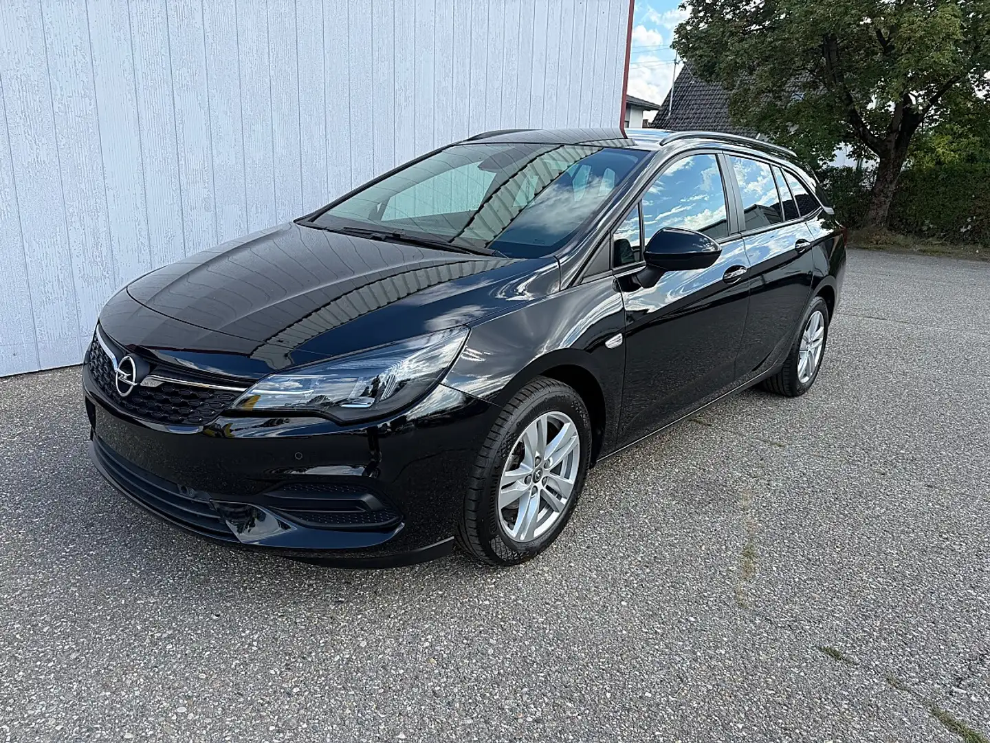 Opel Astra K 1.5 D Edtion Schwarz - 1