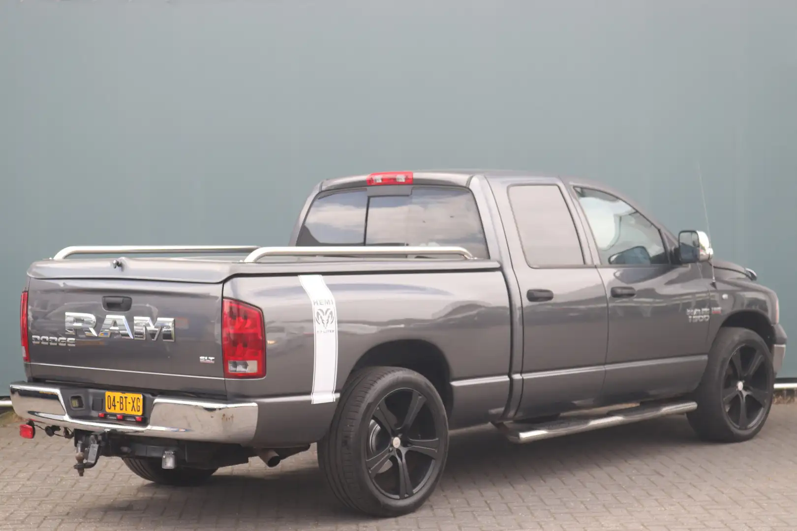 Dodge RAM DODGE 1500 BWJ 2004 346 PK TREKHAAK / AIRCO / AFDE Gris - 2