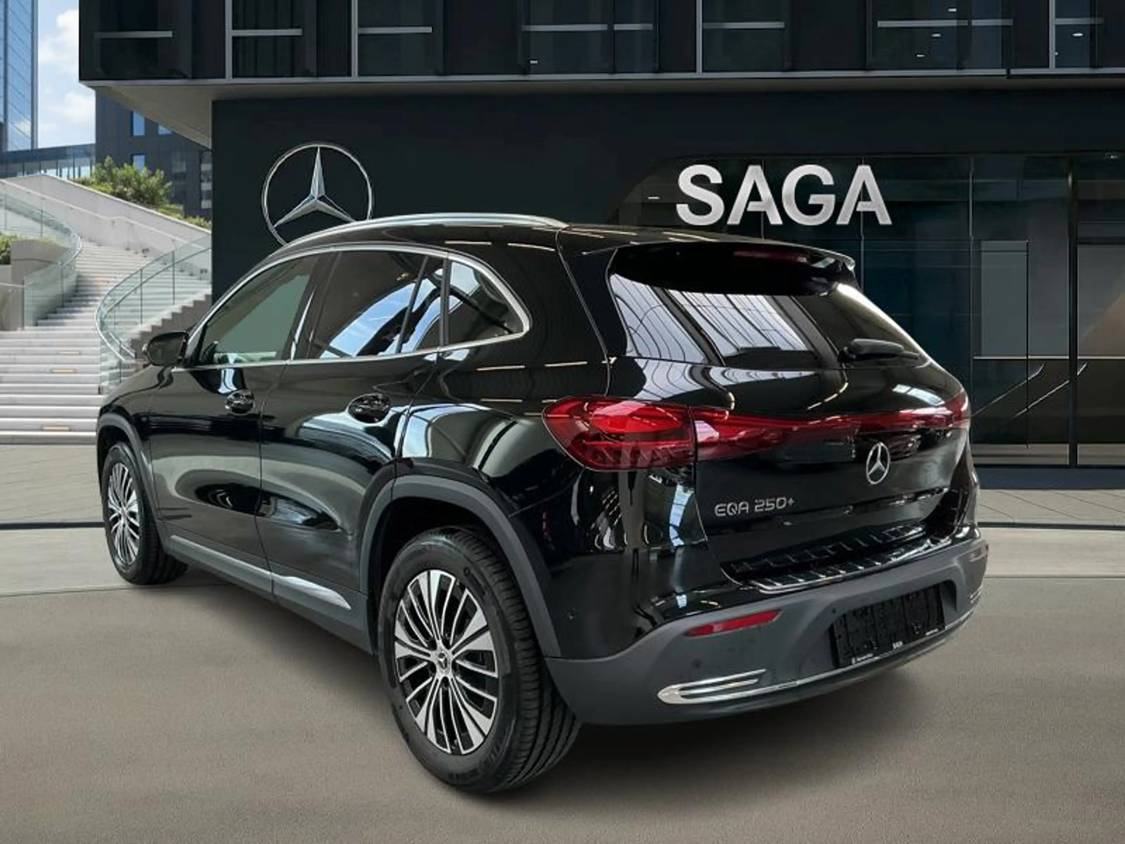 Mercedes-Benz EQA 250 + Luxury Line — photo 8