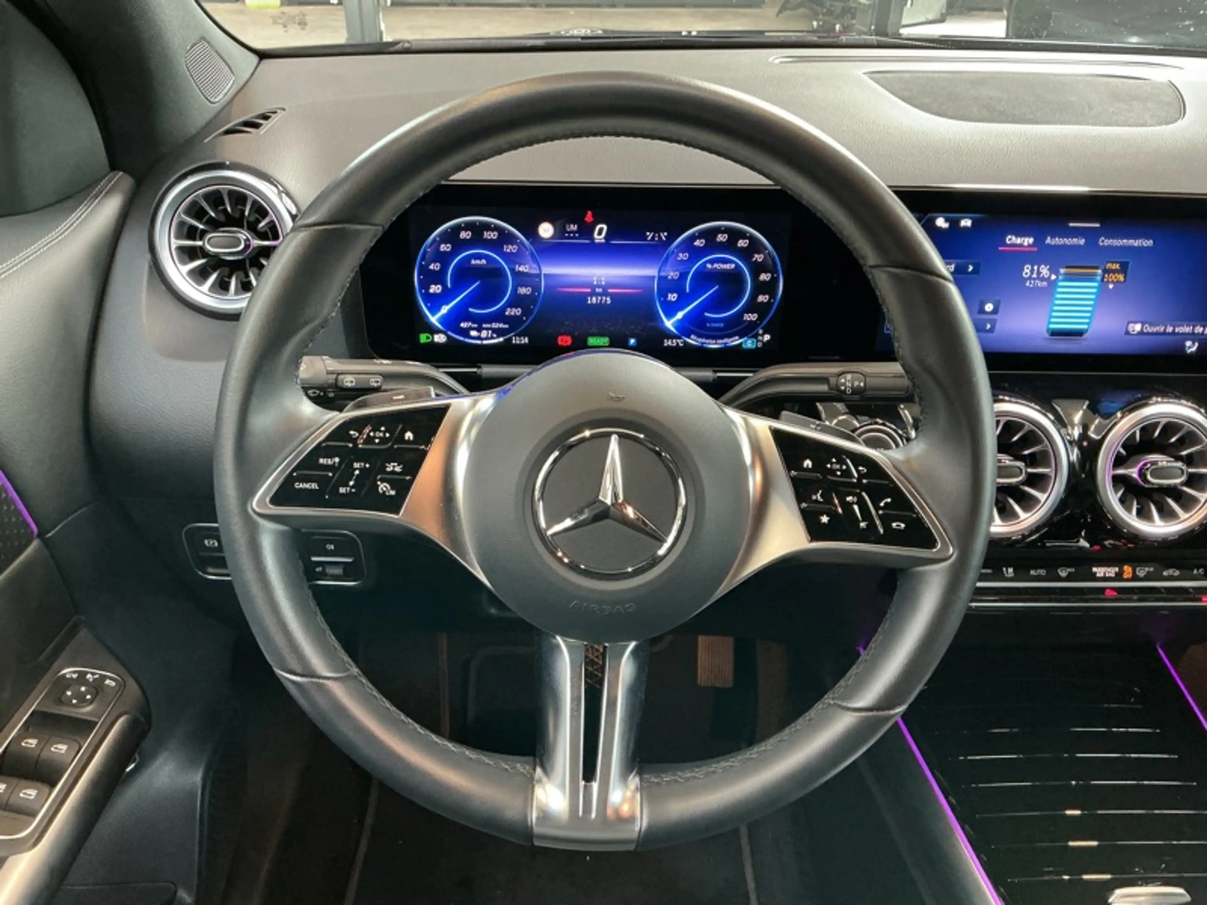 Mercedes-Benz EQA 250 + Luxury Line — photo 3