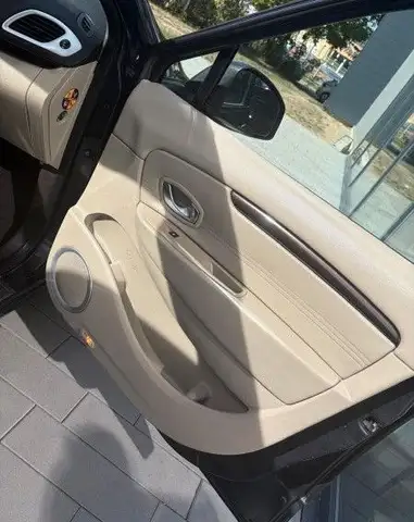 Renault Grand Scenic view 10
