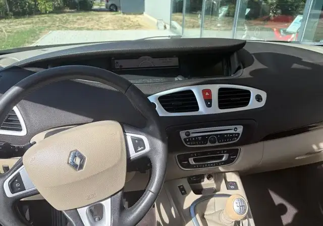 Renault Grand Scenic view 7