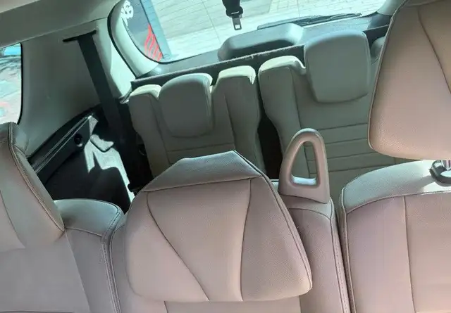 Renault Grand Scenic view 13