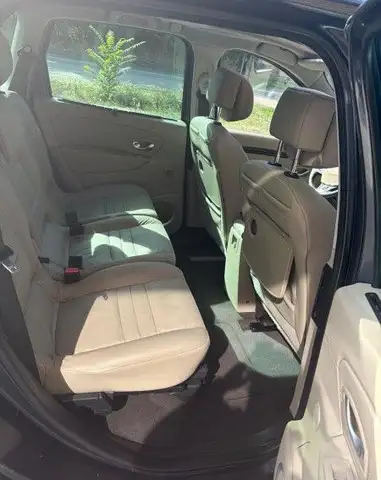Renault Grand Scenic view 11