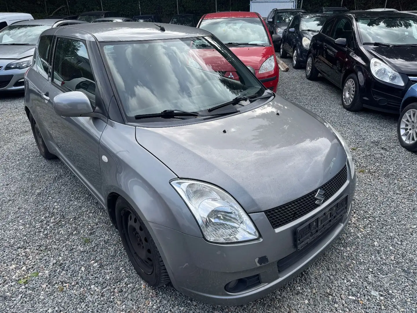 Suzuki Swift Lim. Classic Gris - 2