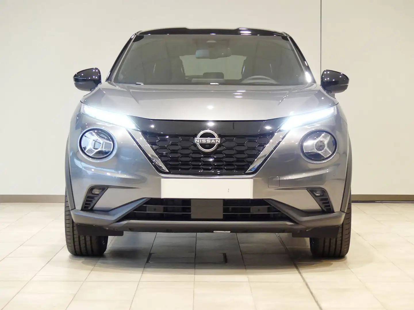Nissan Juke 1.6 HYBRID HEV TEKNA AUTO 143 5P Gris - 2