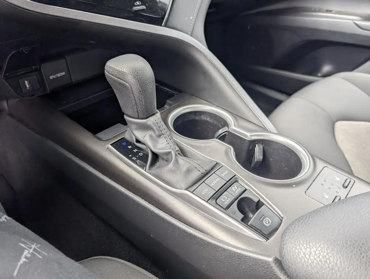Toyota Camry снимка Toyota Camry